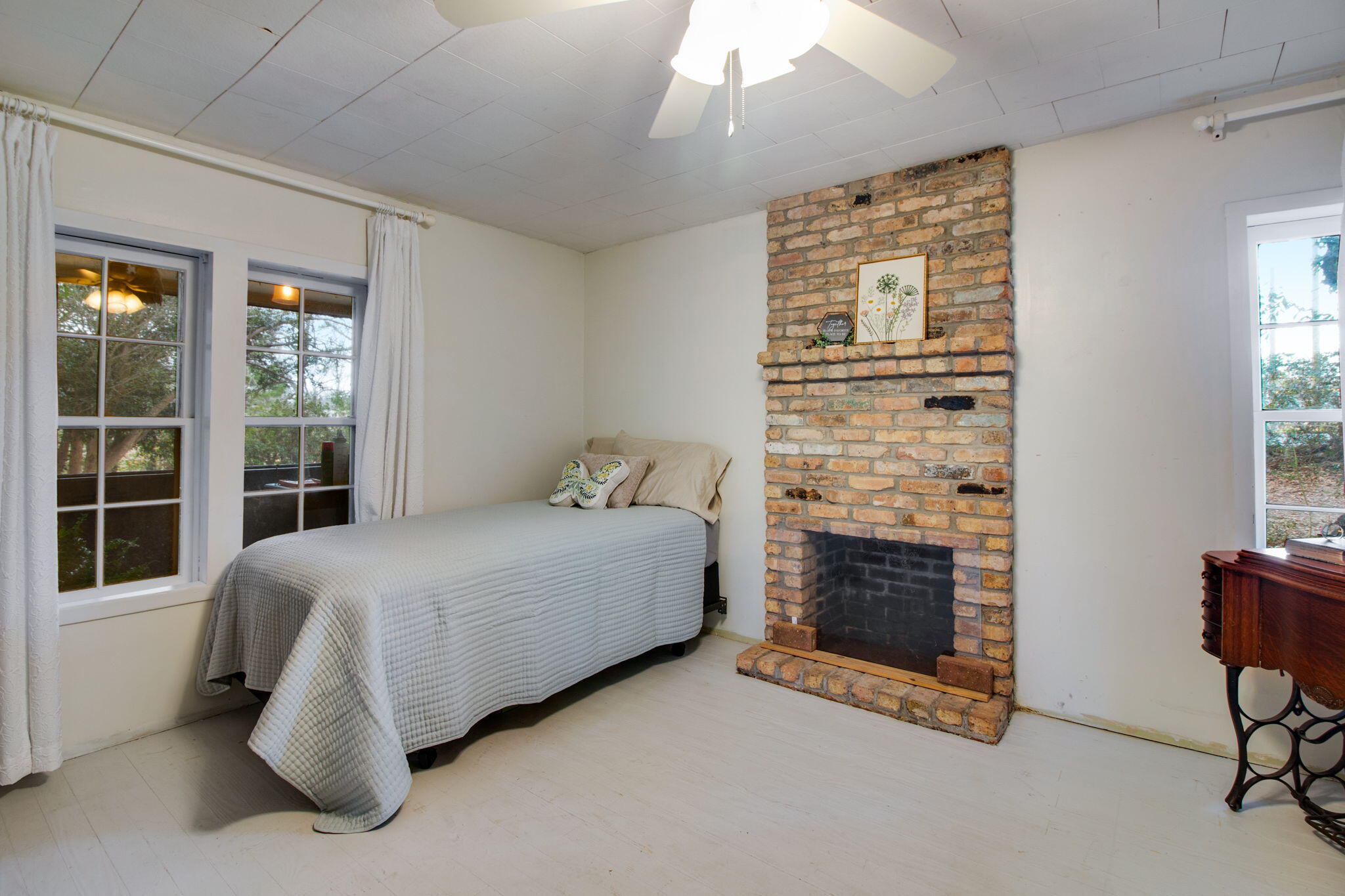 FAIRVIEW ADDN TO LAUREL HILL - Residential