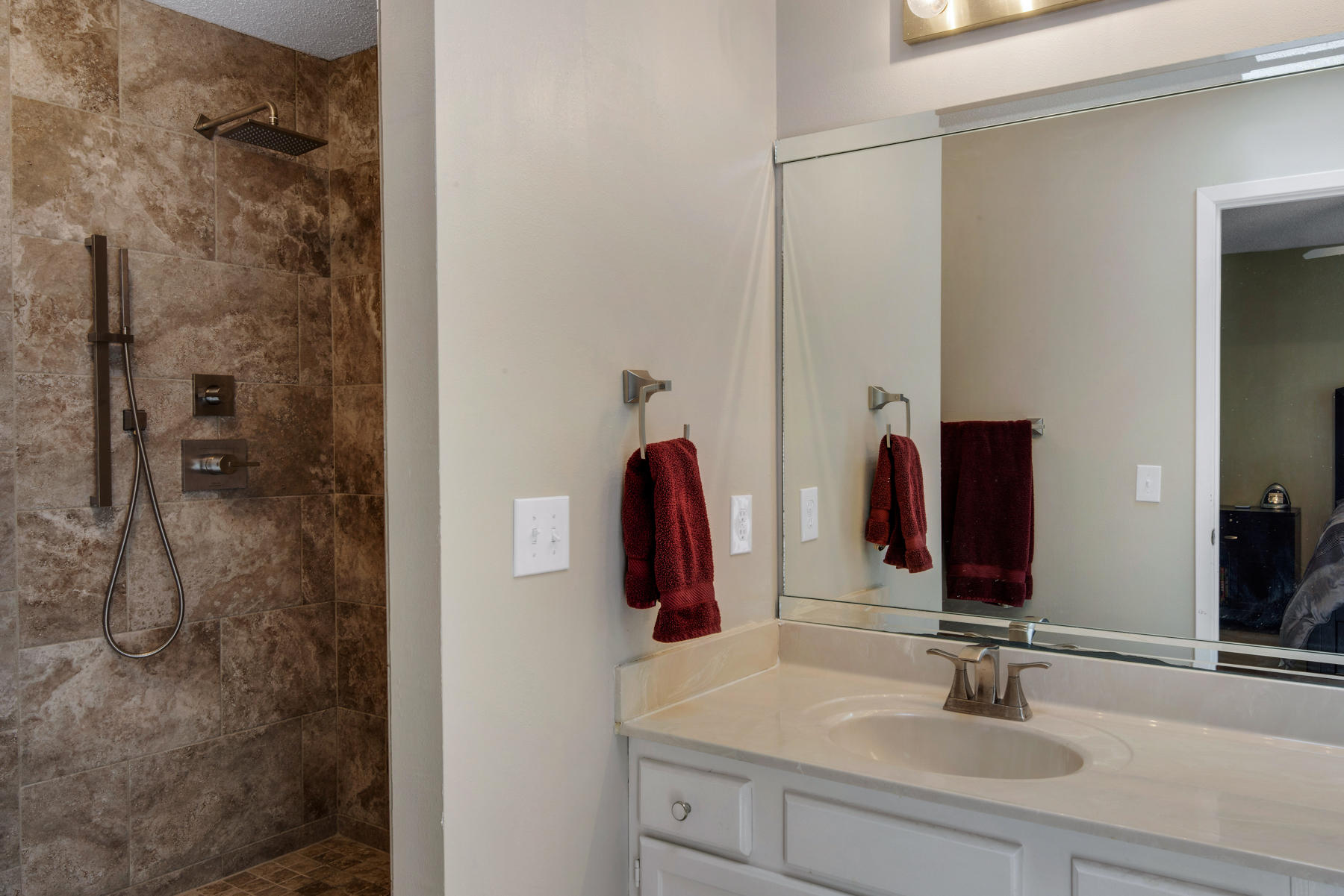 MARY ESTHER MANOR 1ST ADDN - Residential