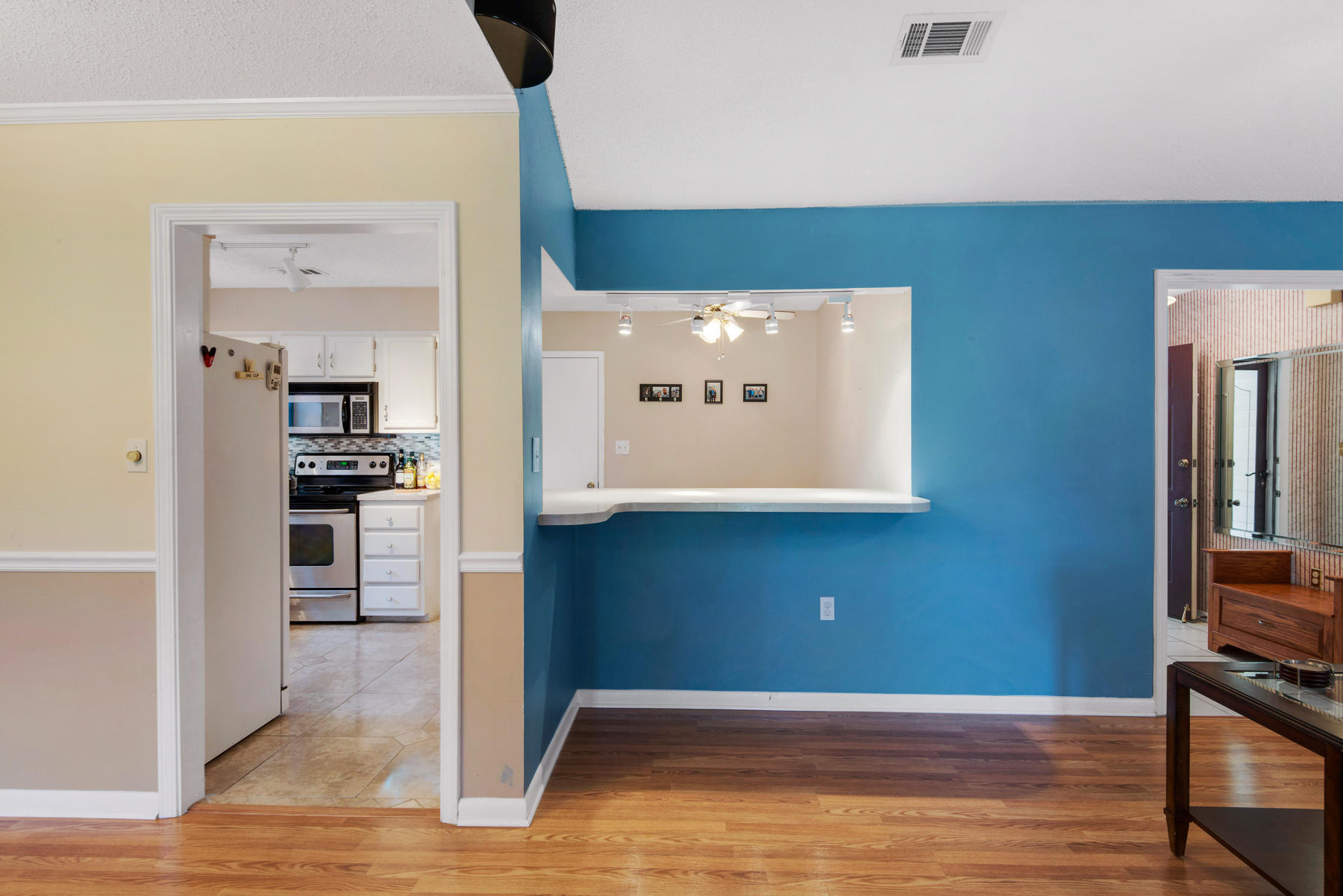 MARY ESTHER MANOR 1ST ADDN - Residential