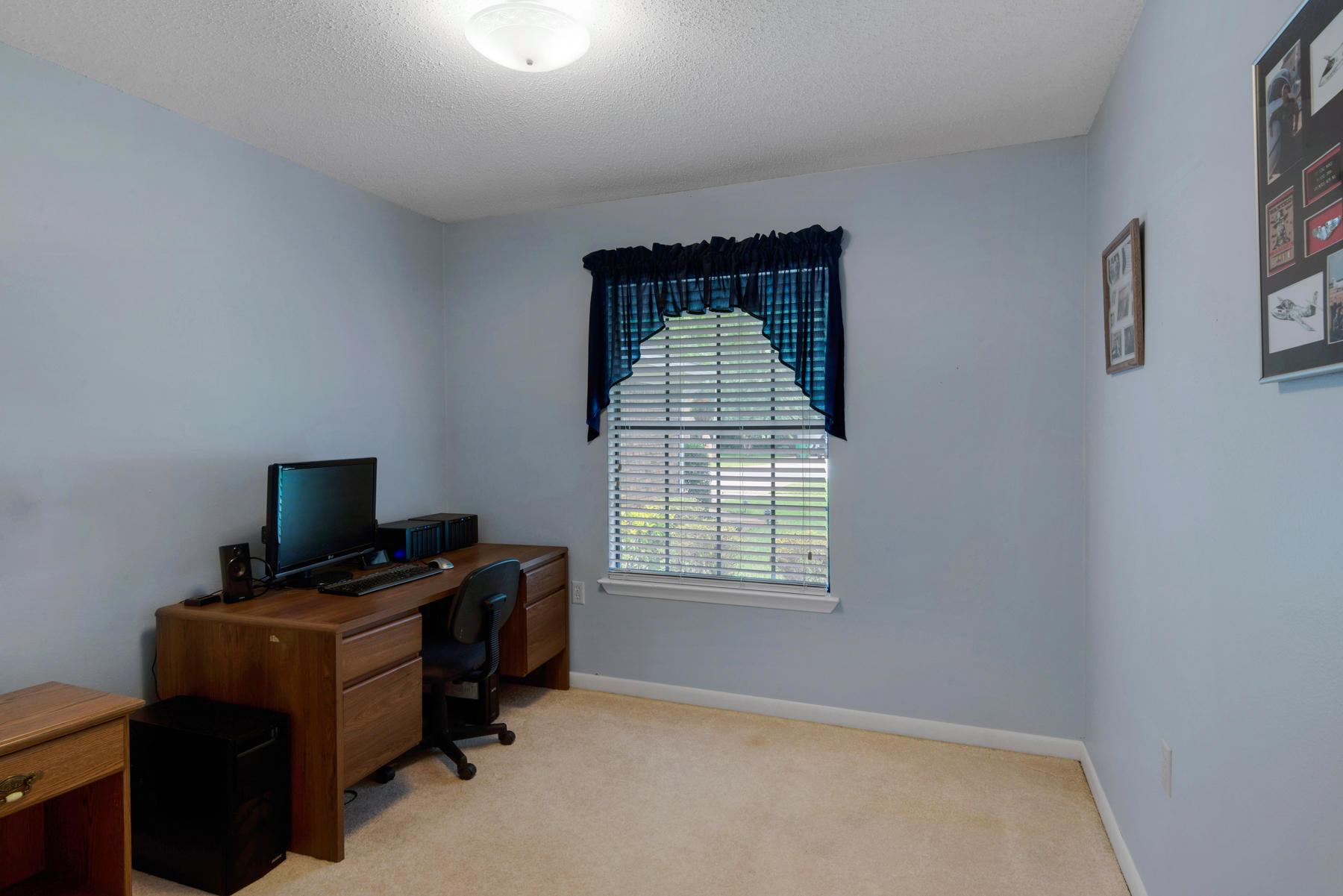 MARY ESTHER MANOR 1ST ADDN - Residential