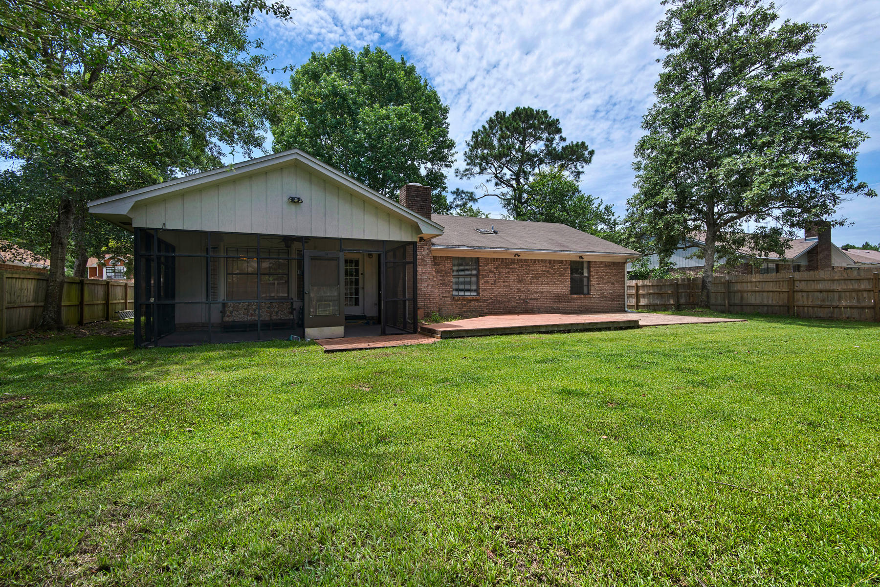 MARY ESTHER MANOR 1ST ADDN - Residential