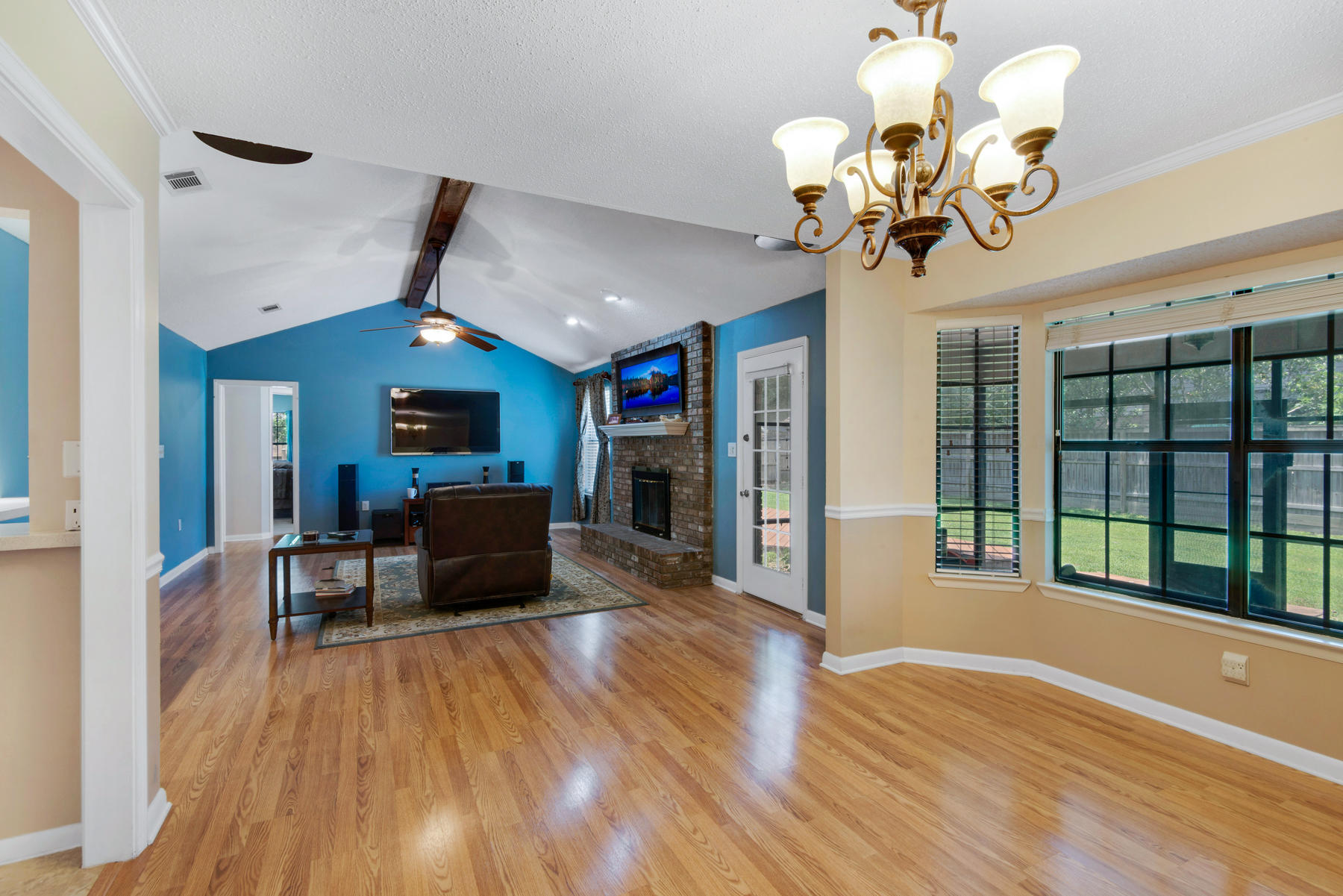 MARY ESTHER MANOR 1ST ADDN - Residential