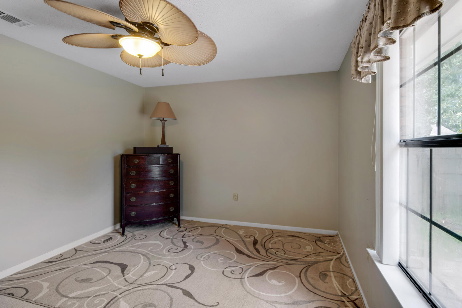 MARY ESTHER MANOR 1ST ADDN - Residential