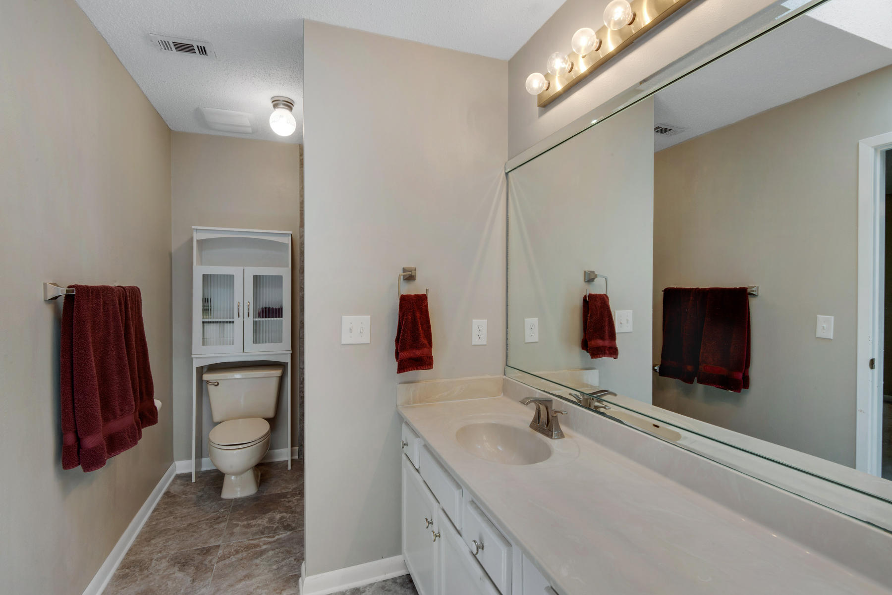 MARY ESTHER MANOR 1ST ADDN - Residential