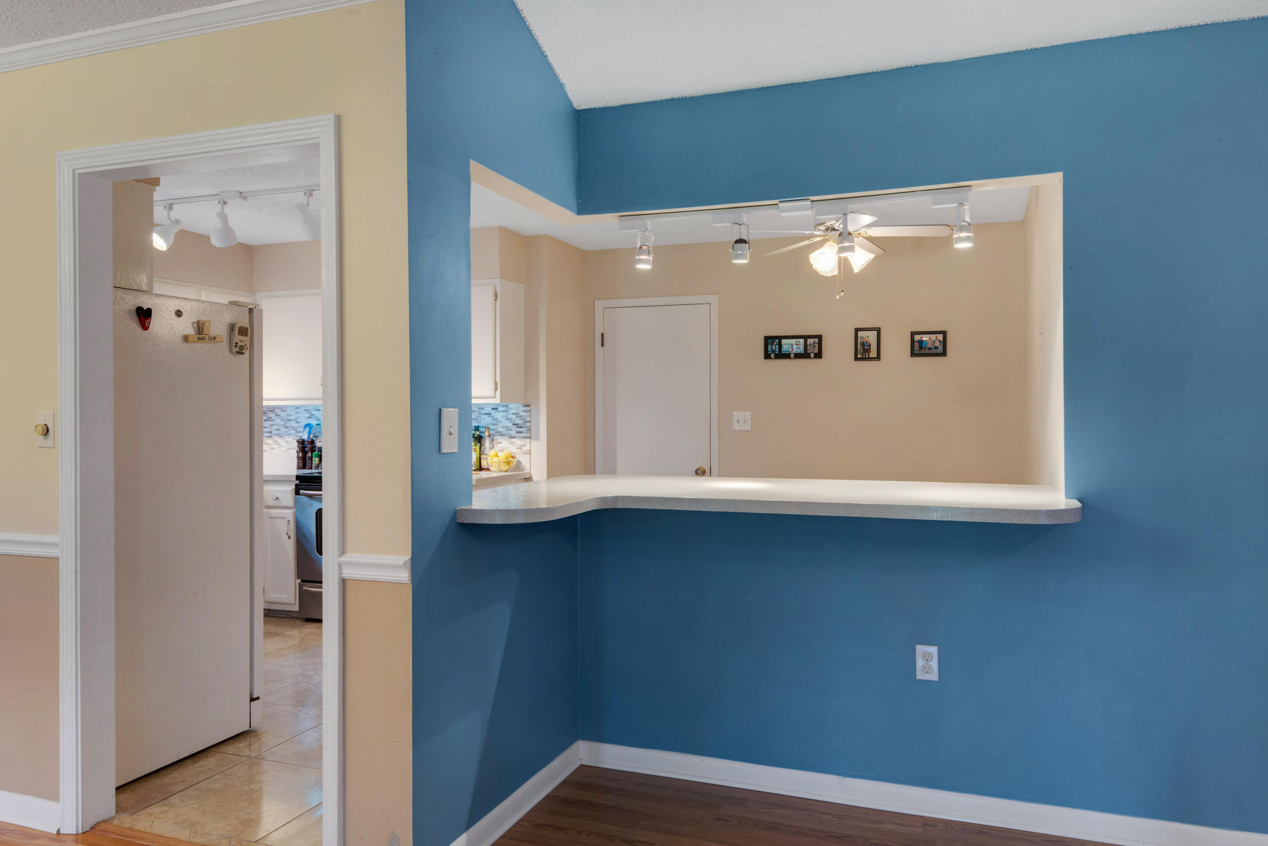 MARY ESTHER MANOR 1ST ADDN - Residential