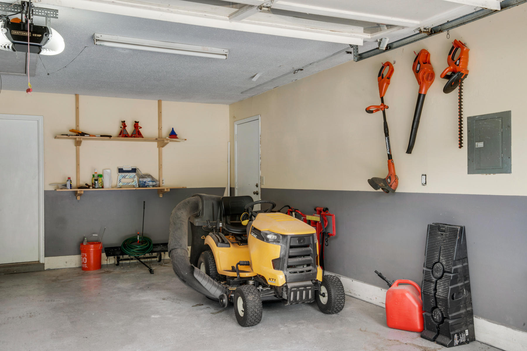 MARY ESTHER MANOR 1ST ADDN - Residential