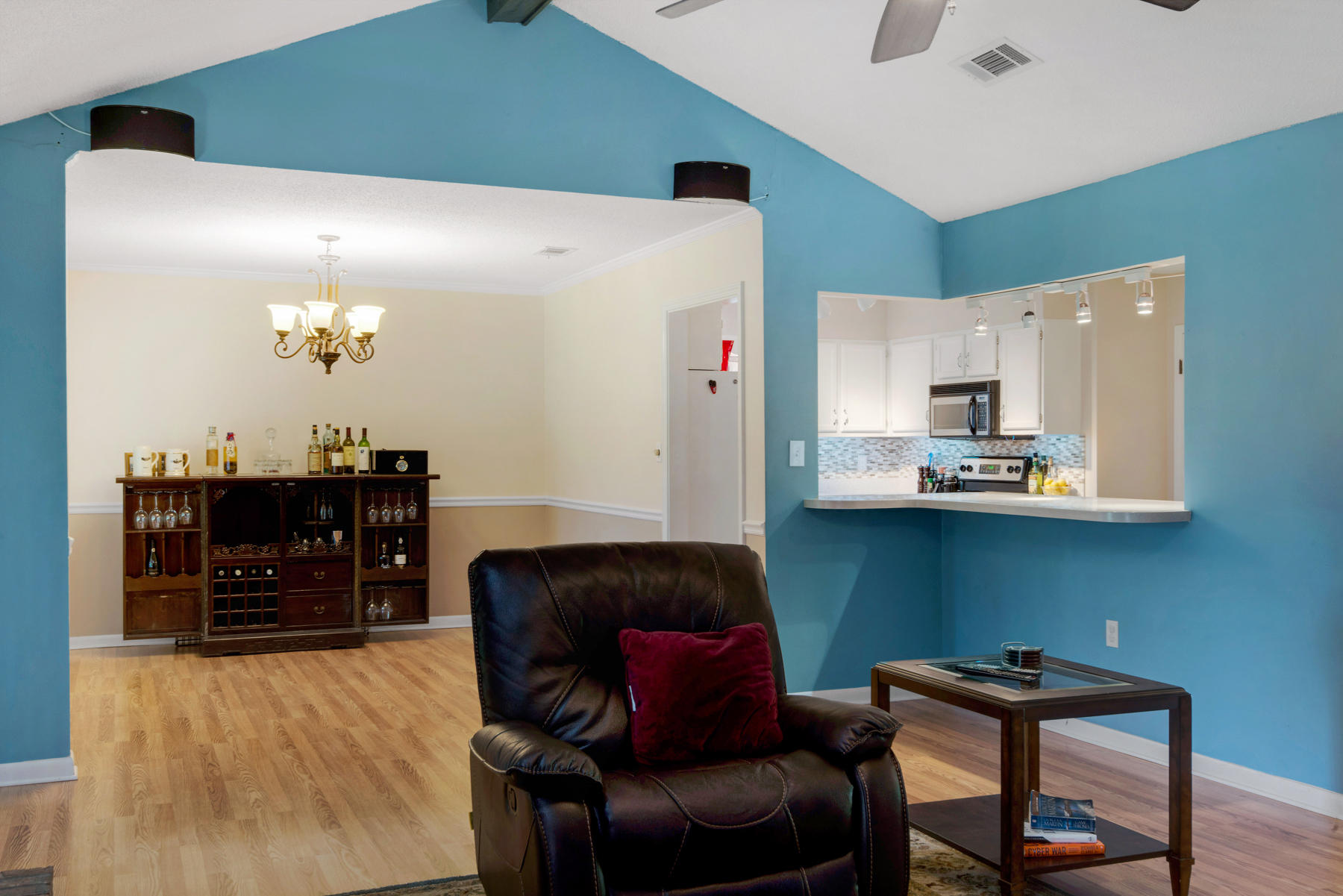 MARY ESTHER MANOR 1ST ADDN - Residential