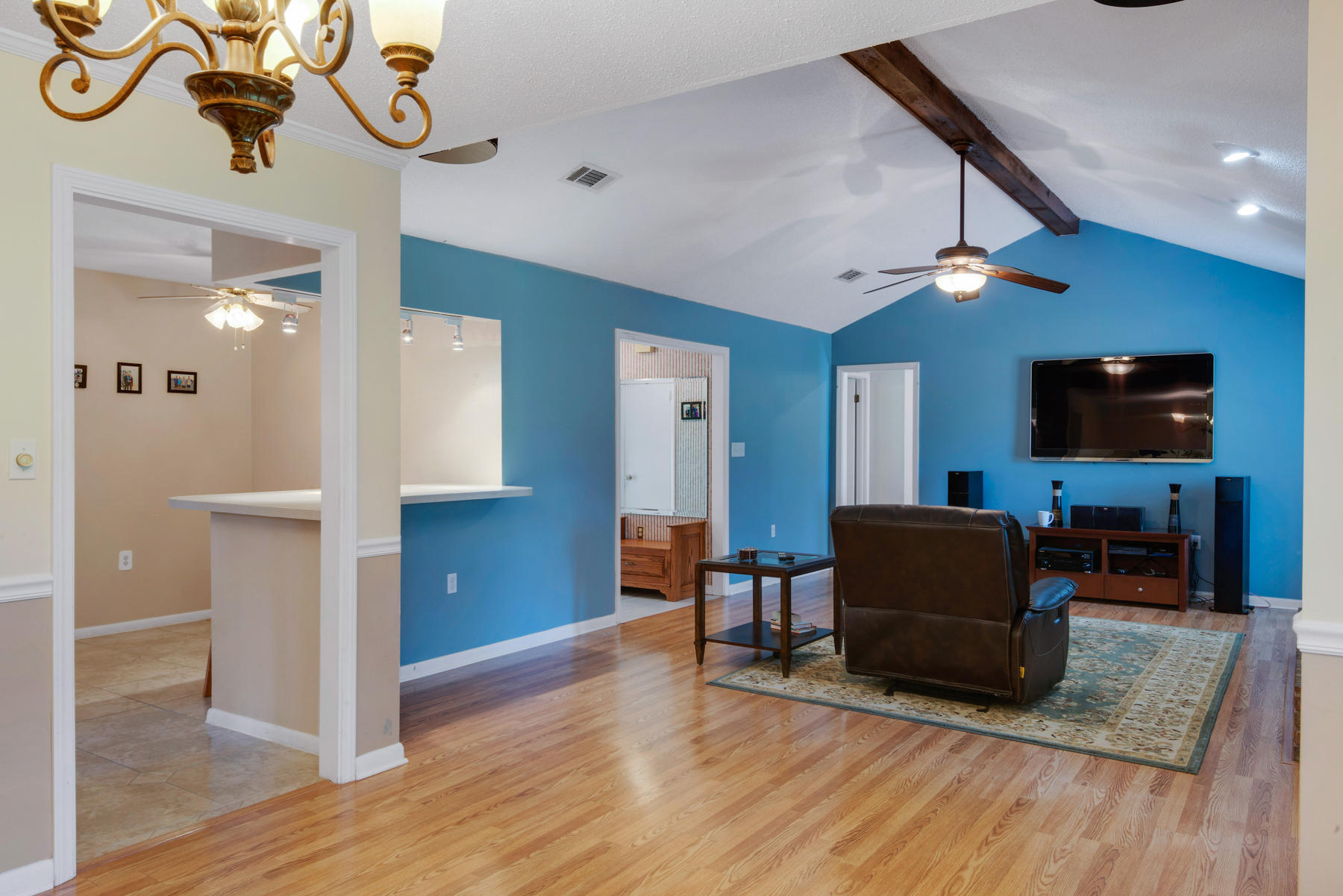 MARY ESTHER MANOR 1ST ADDN - Residential