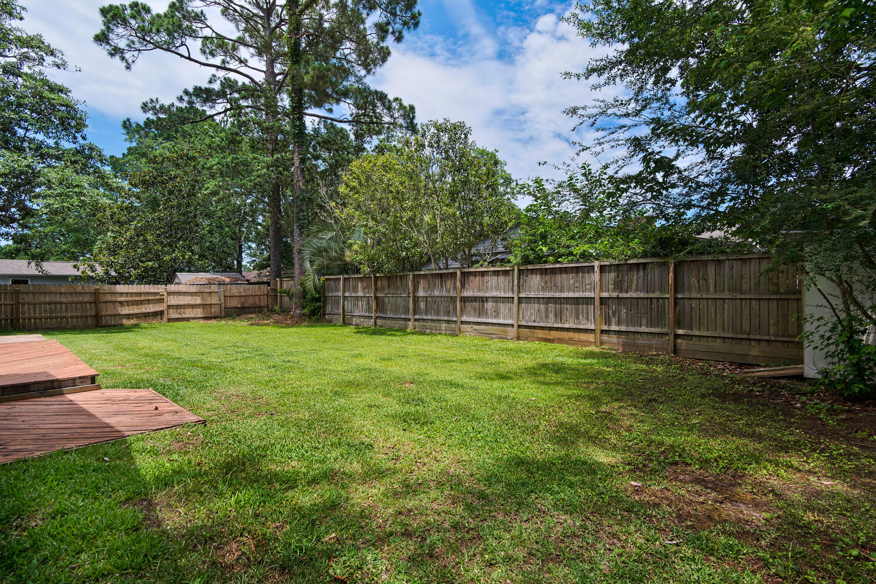 MARY ESTHER MANOR 1ST ADDN - Residential