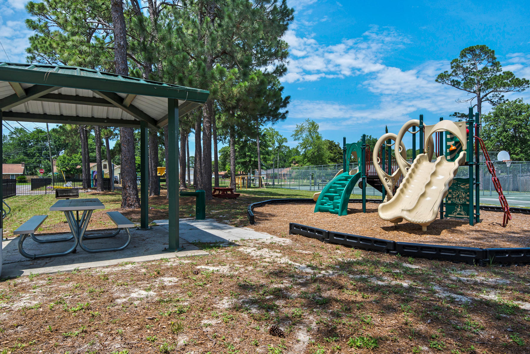 MARY ESTHER MANOR 1ST ADDN - Residential