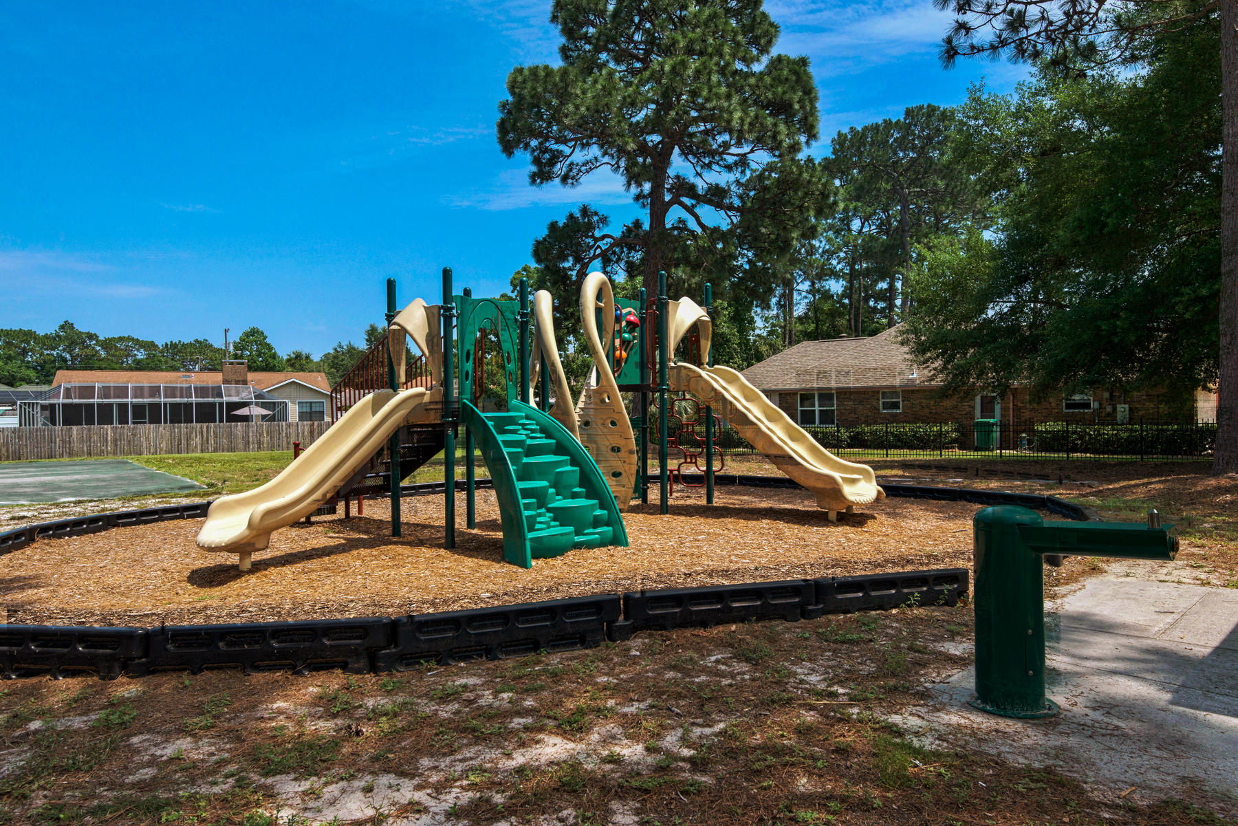 MARY ESTHER MANOR 1ST ADDN - Residential