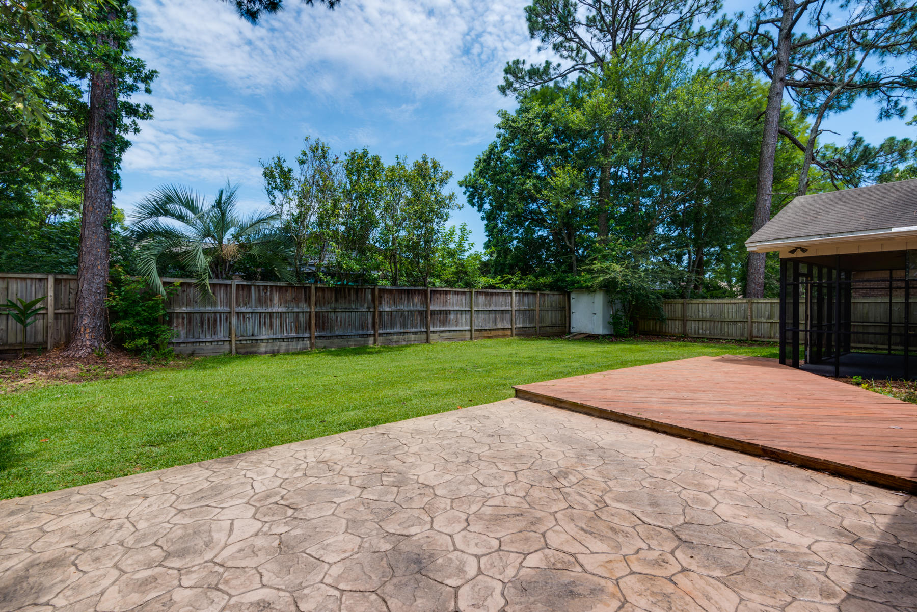 MARY ESTHER MANOR 1ST ADDN - Residential