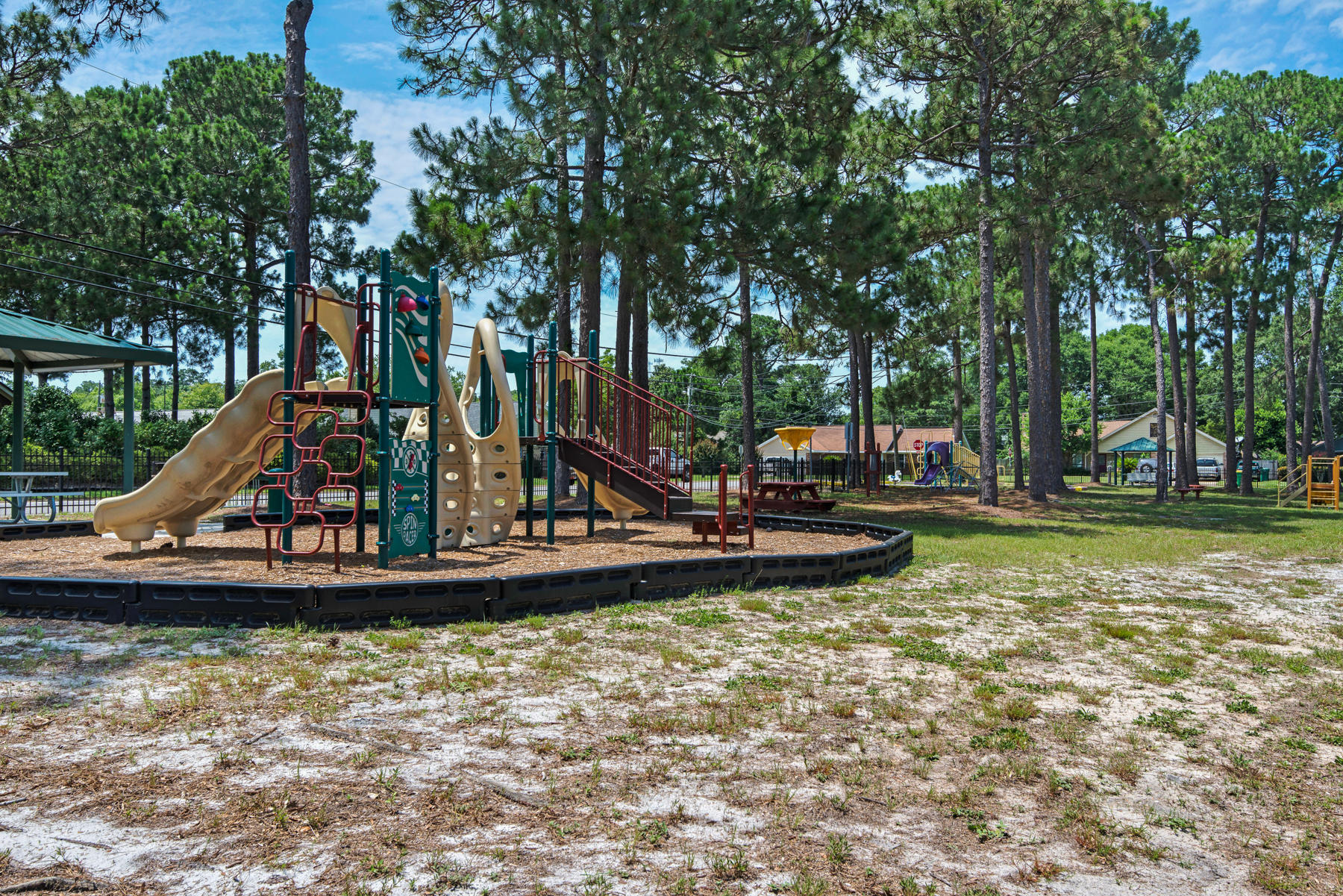 MARY ESTHER MANOR 1ST ADDN - Residential