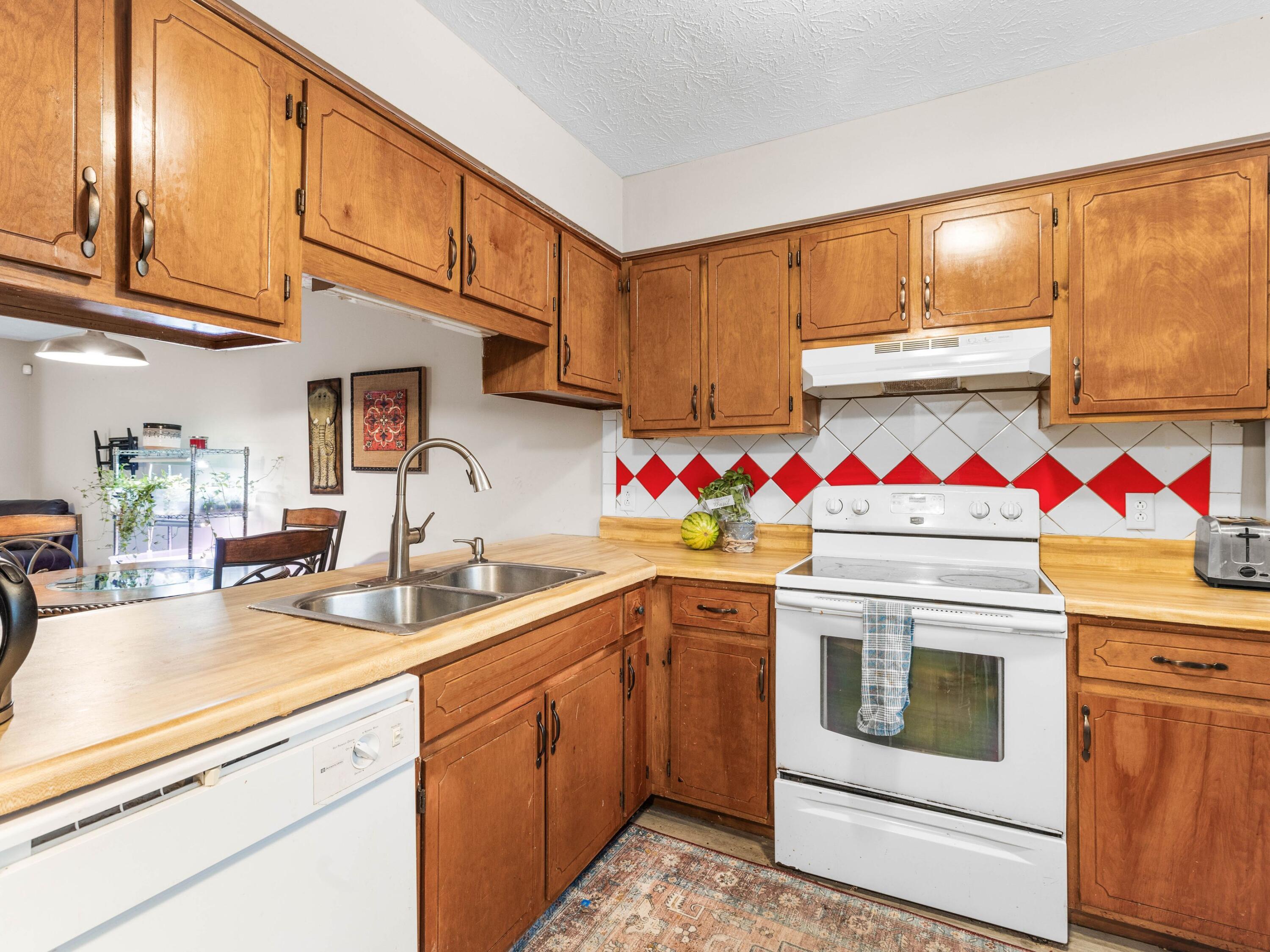 NO RECORDED SUBDIVISION - Residential
