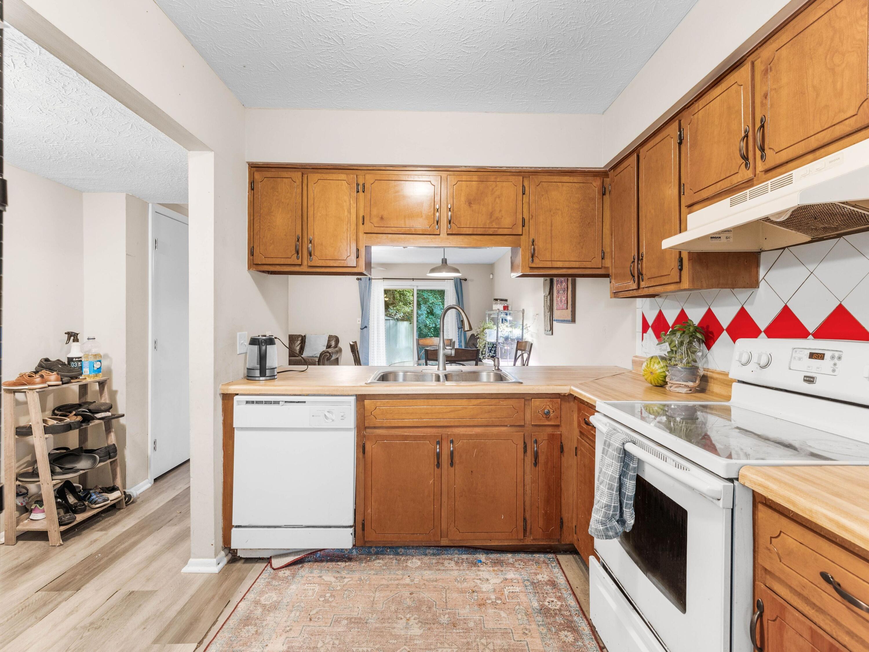 NO RECORDED SUBDIVISION - Residential