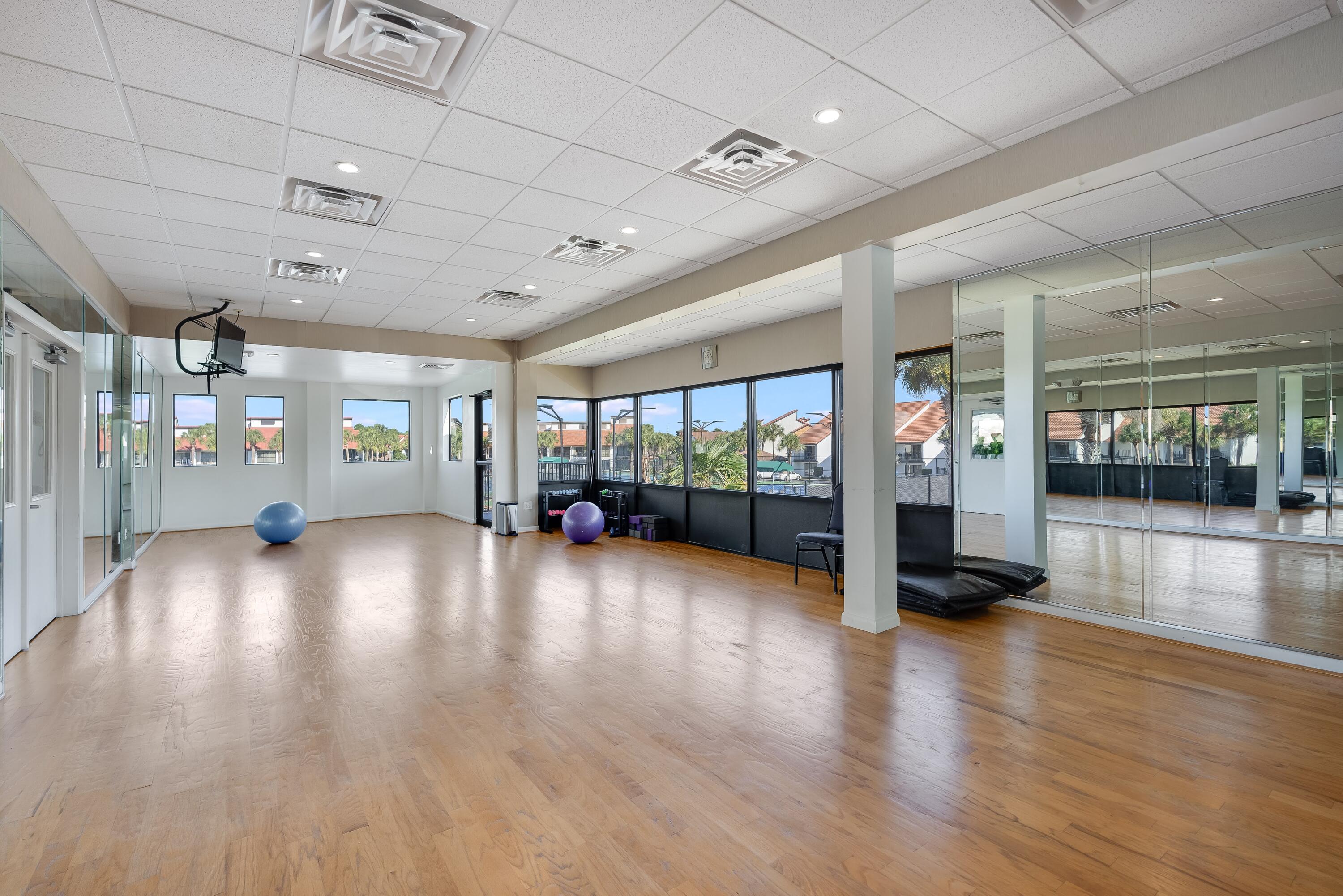 EDGEWATER - Residential