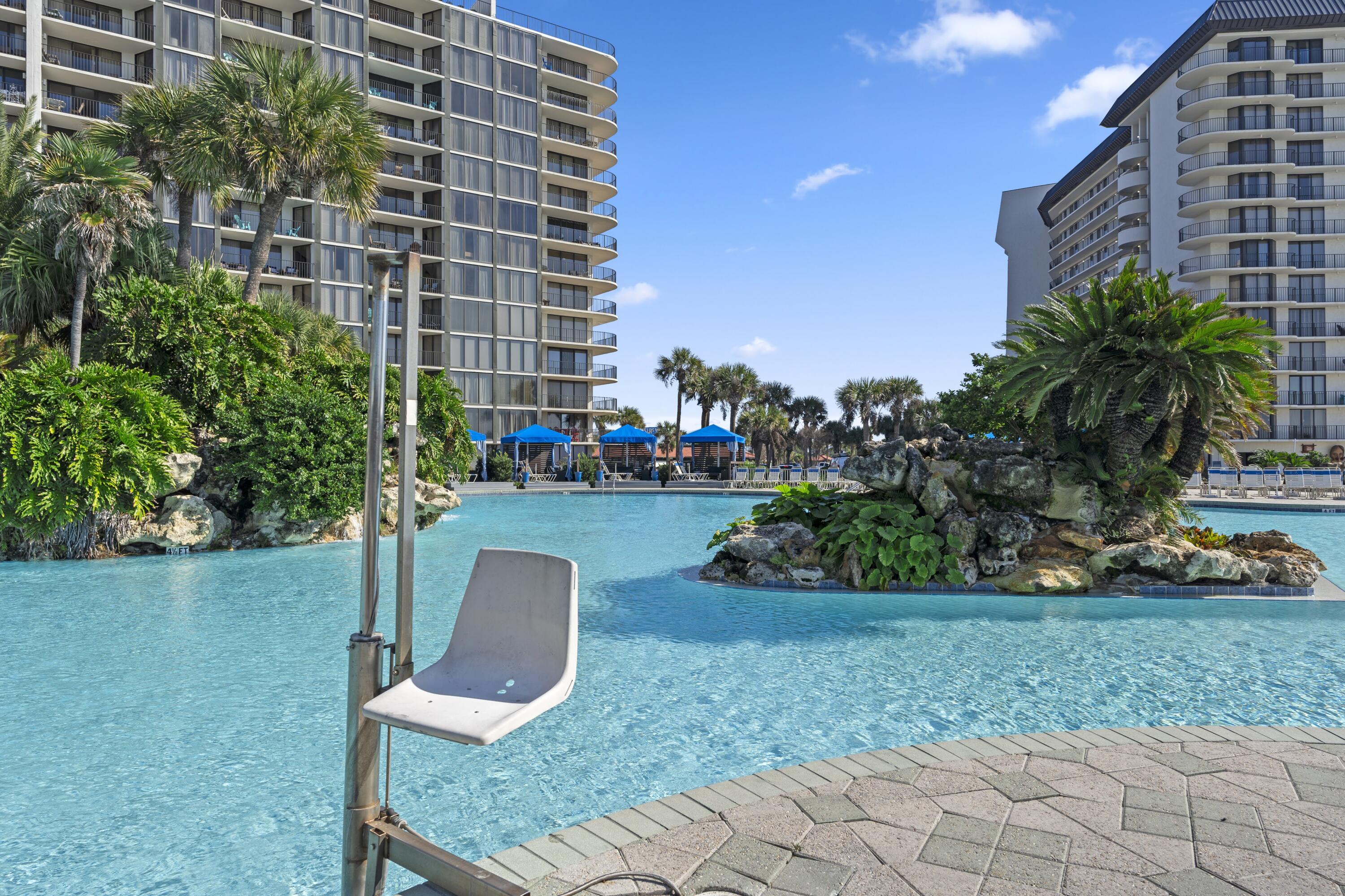 EDGEWATER - Residential