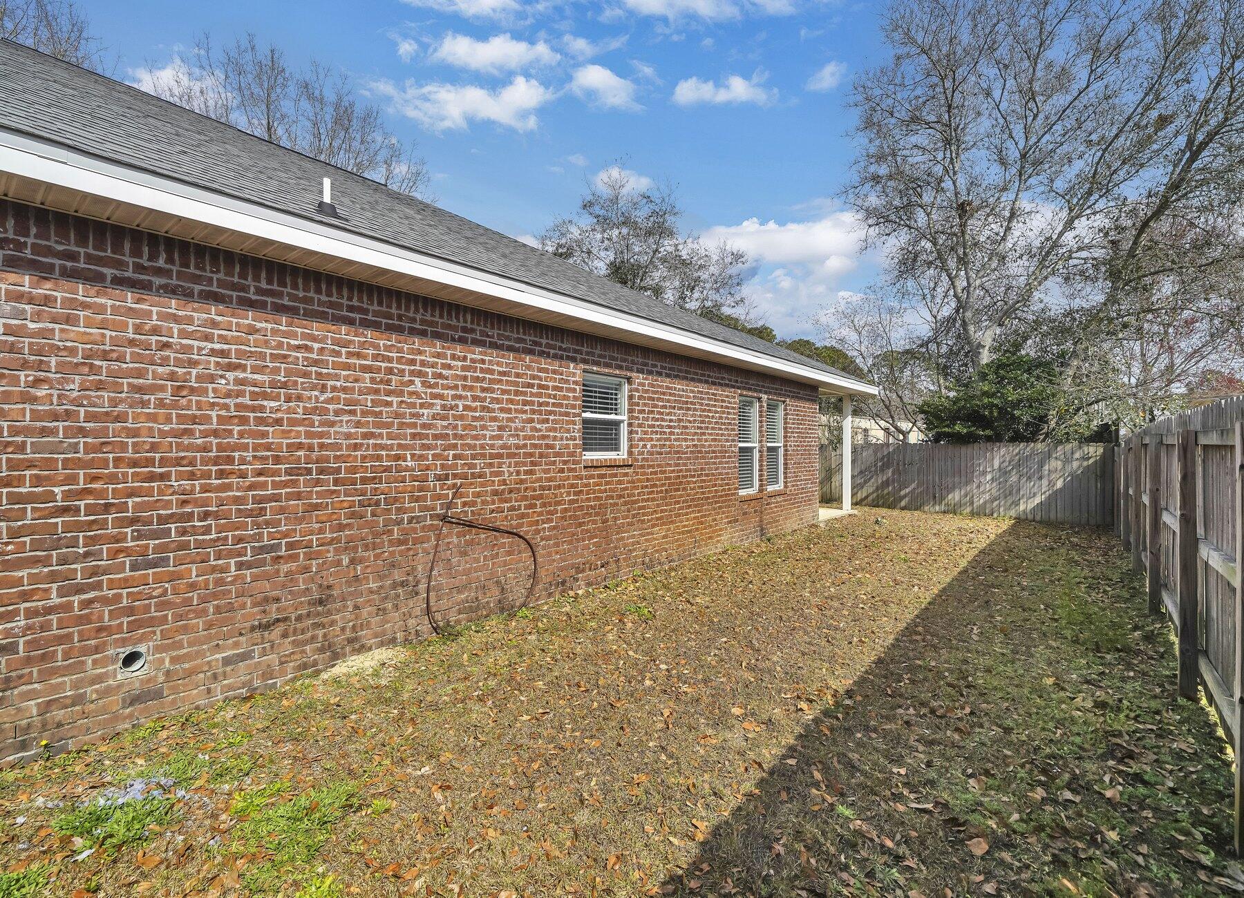 NO RECORDED SUBDIVISION - Residential Lease