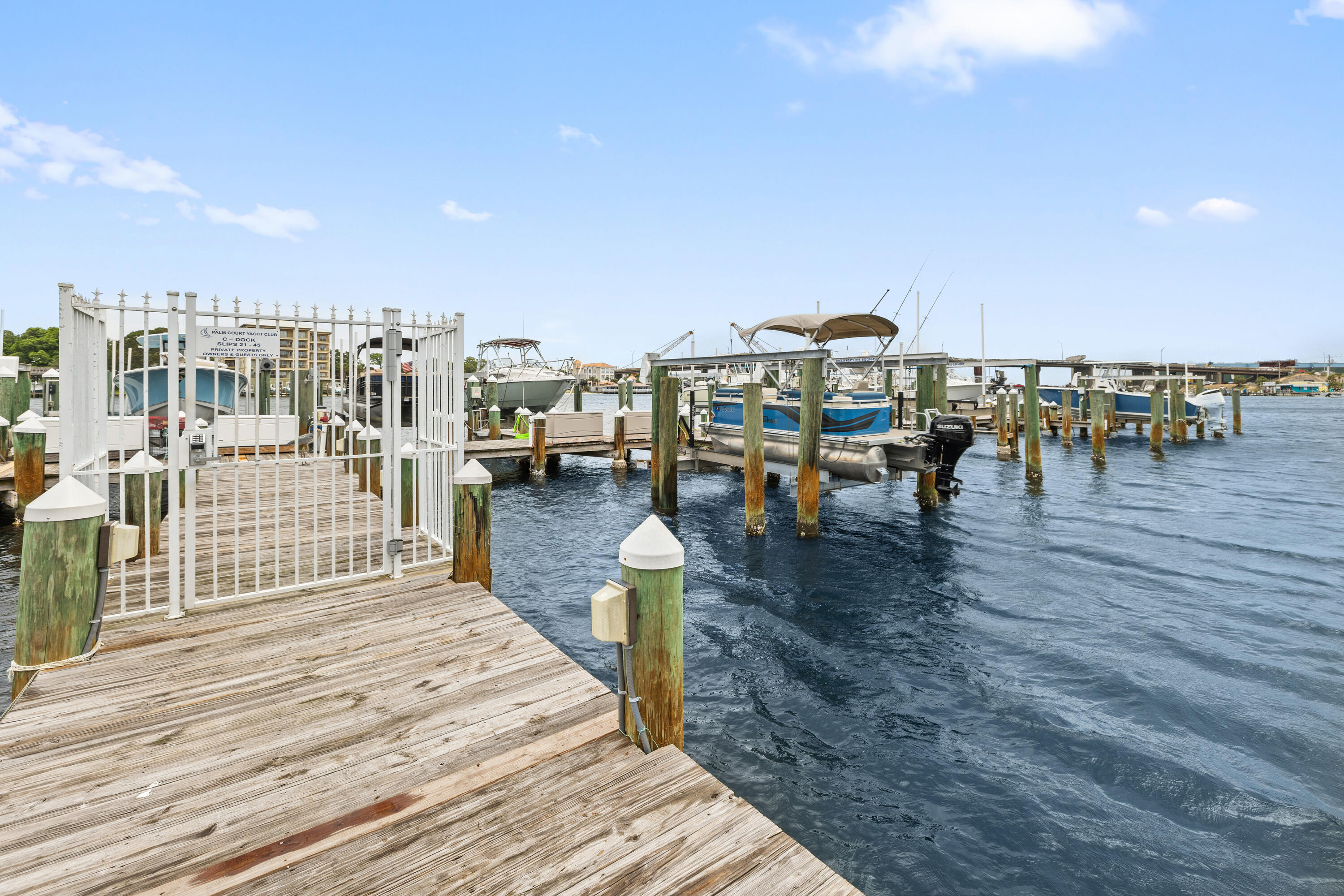 PALM COURT YACHT CLUB - Residential