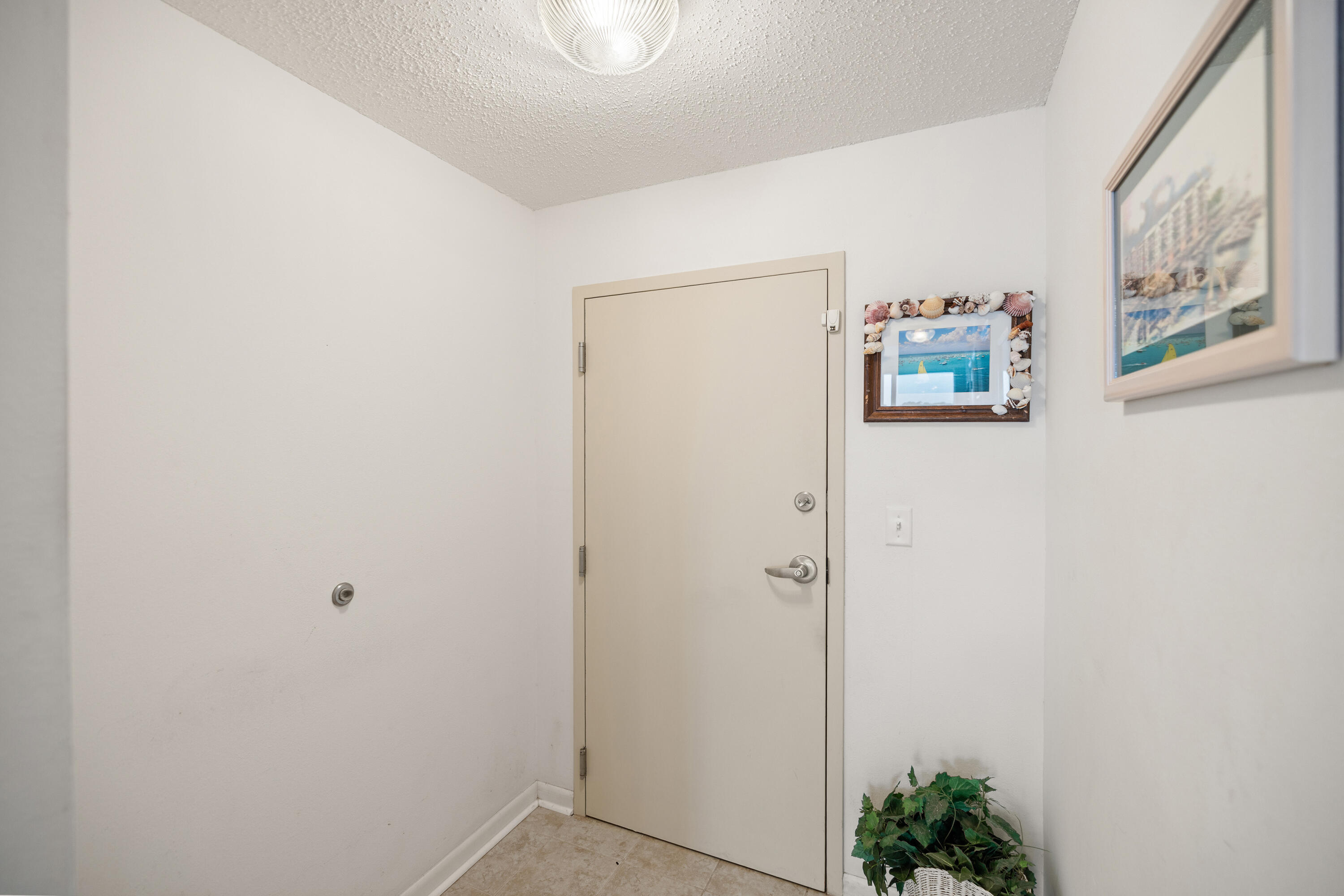 PALM COURT YACHT CLUB - Residential