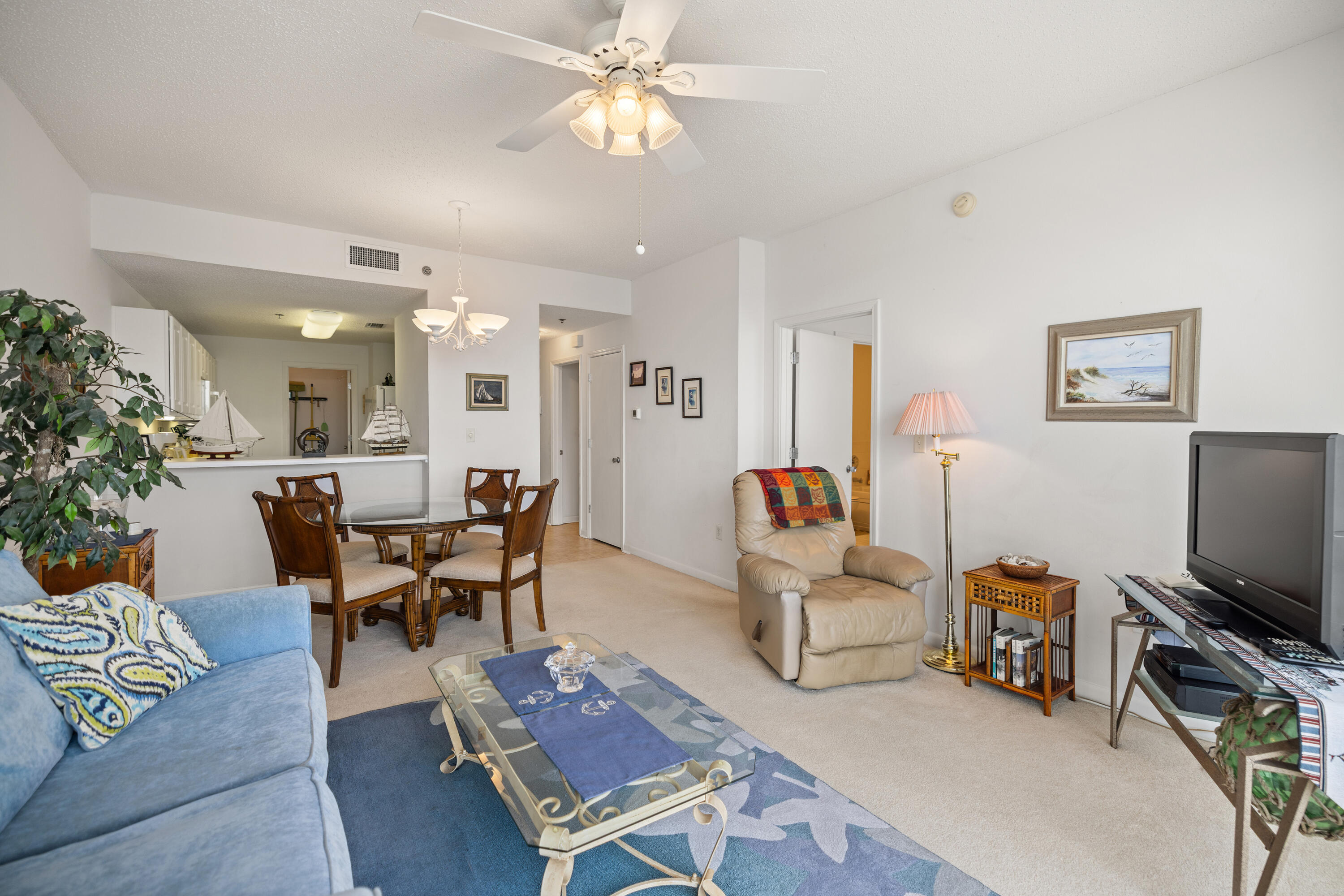 PALM COURT YACHT CLUB - Residential