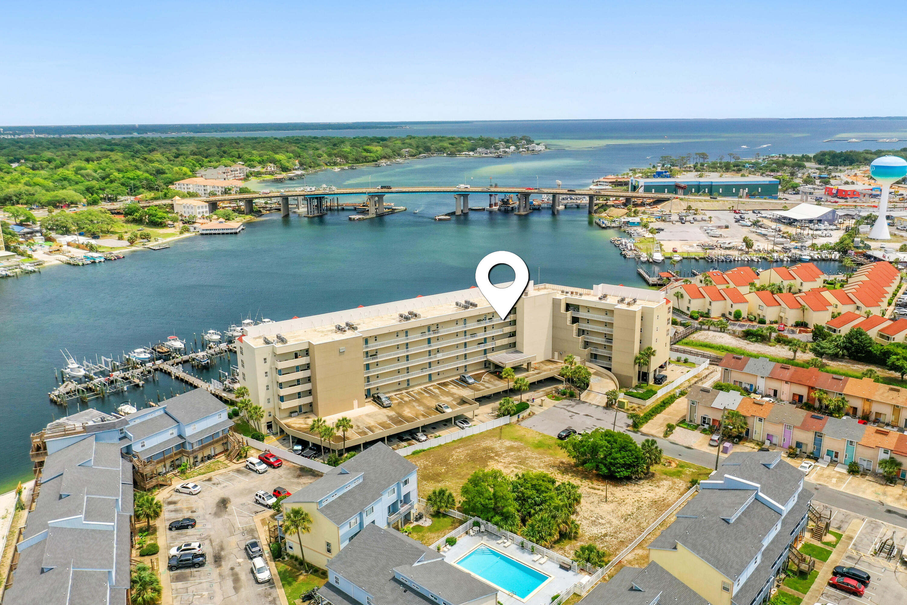 PALM COURT YACHT CLUB - Residential