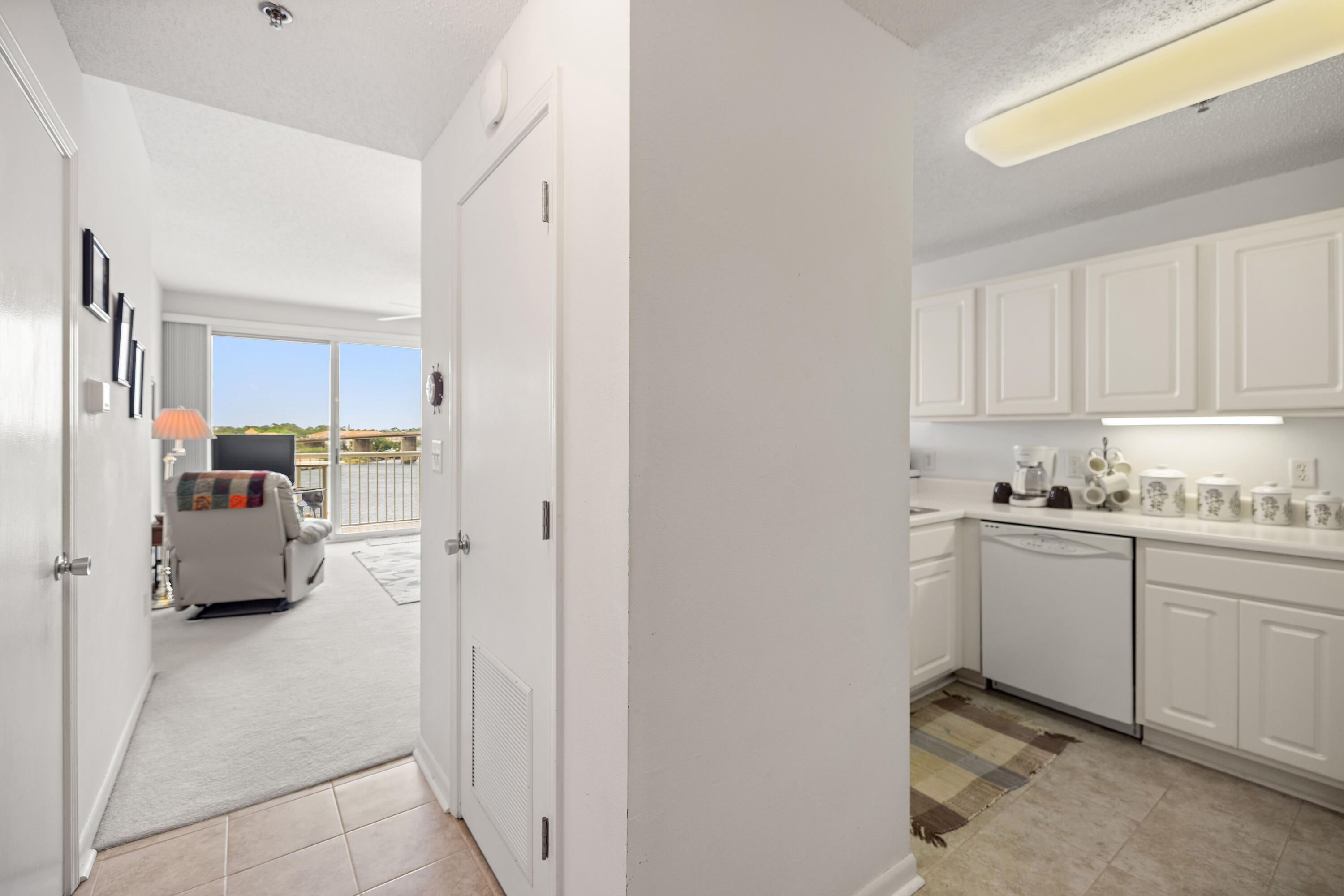 PALM COURT YACHT CLUB - Residential