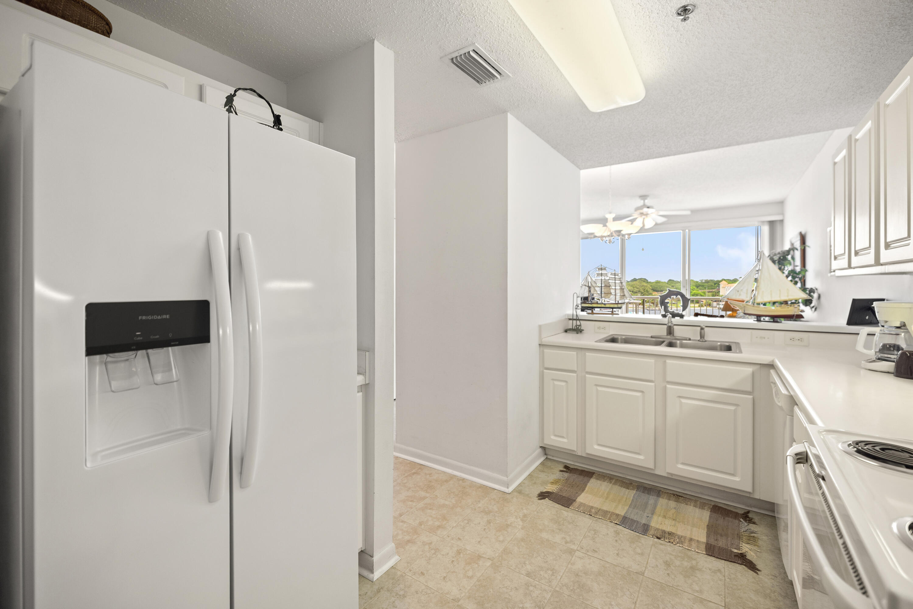 PALM COURT YACHT CLUB - Residential