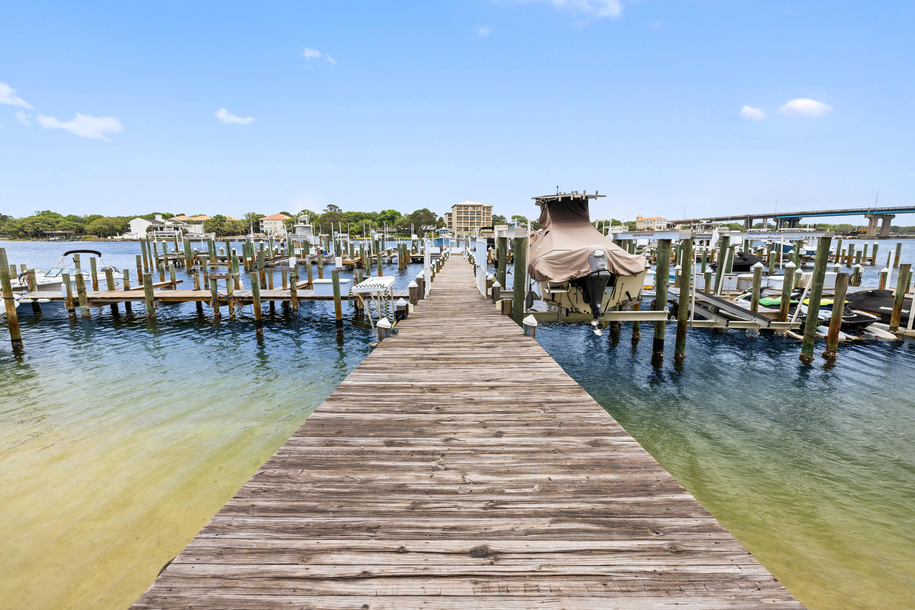 PALM COURT YACHT CLUB - Residential