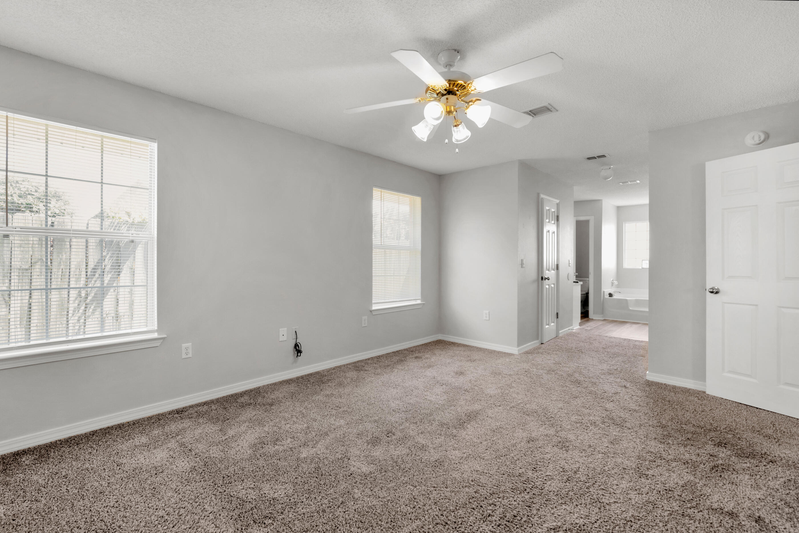 CREETWOODS - Residential