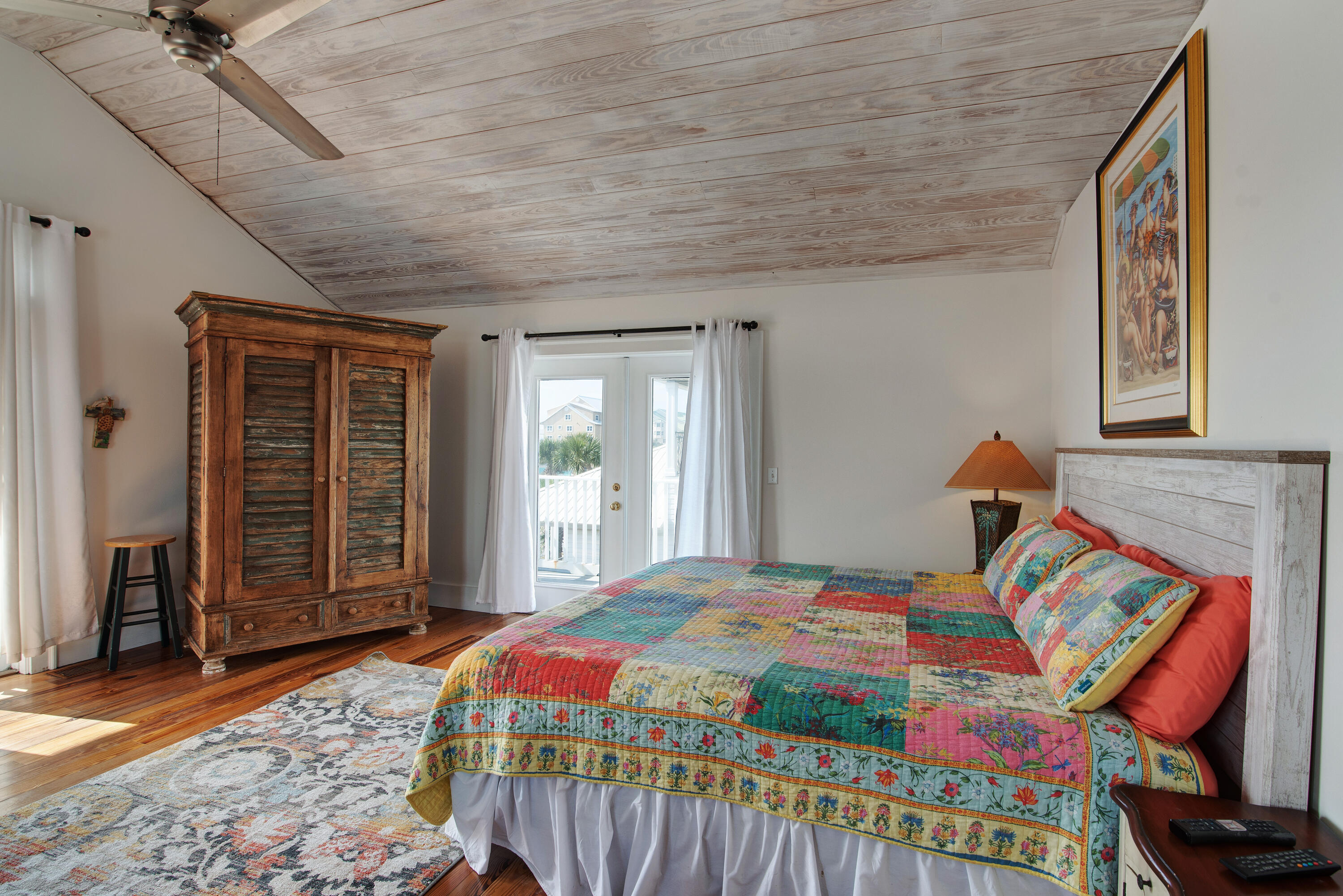 CRYSTAL SHORES - Residential