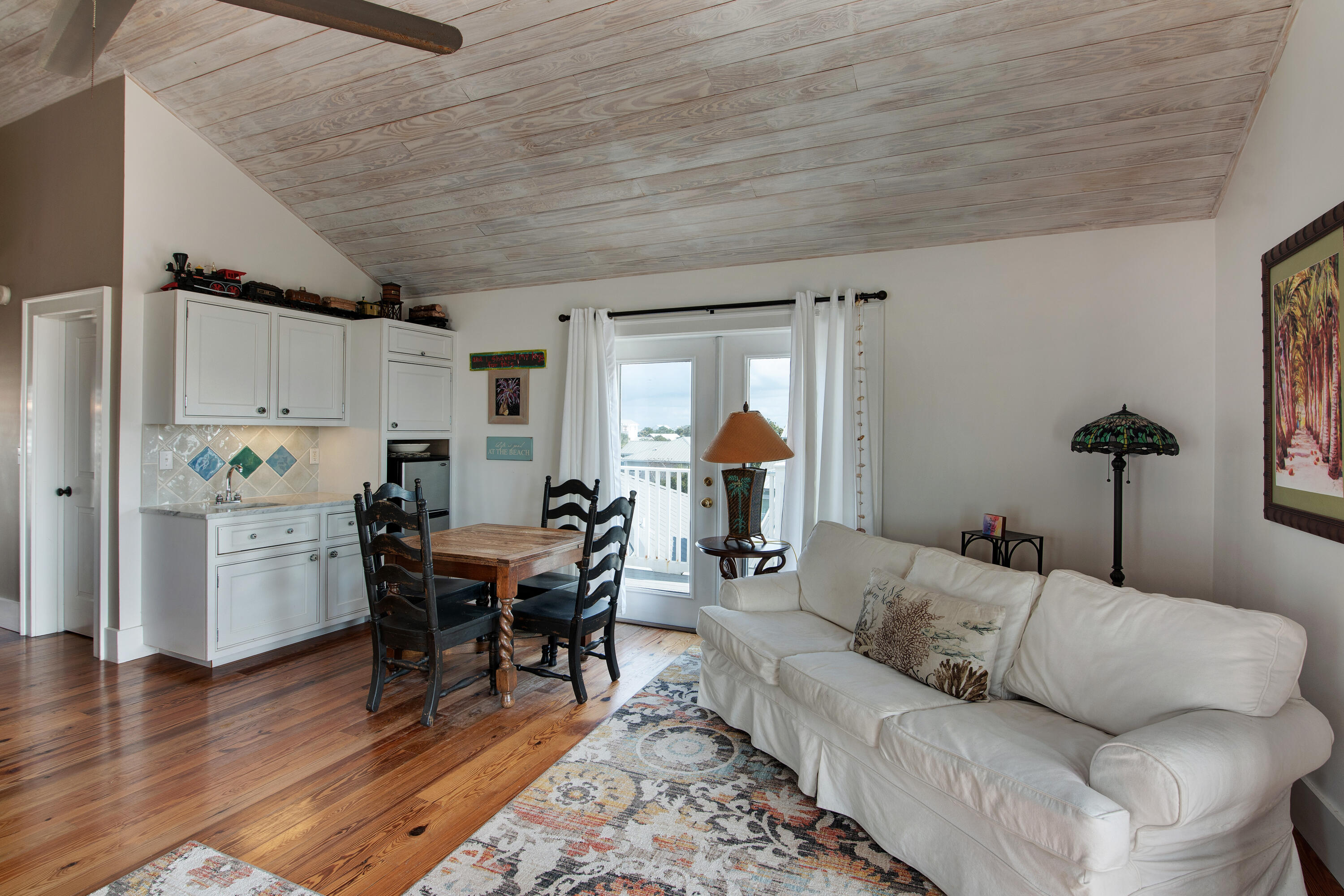 CRYSTAL SHORES - Residential