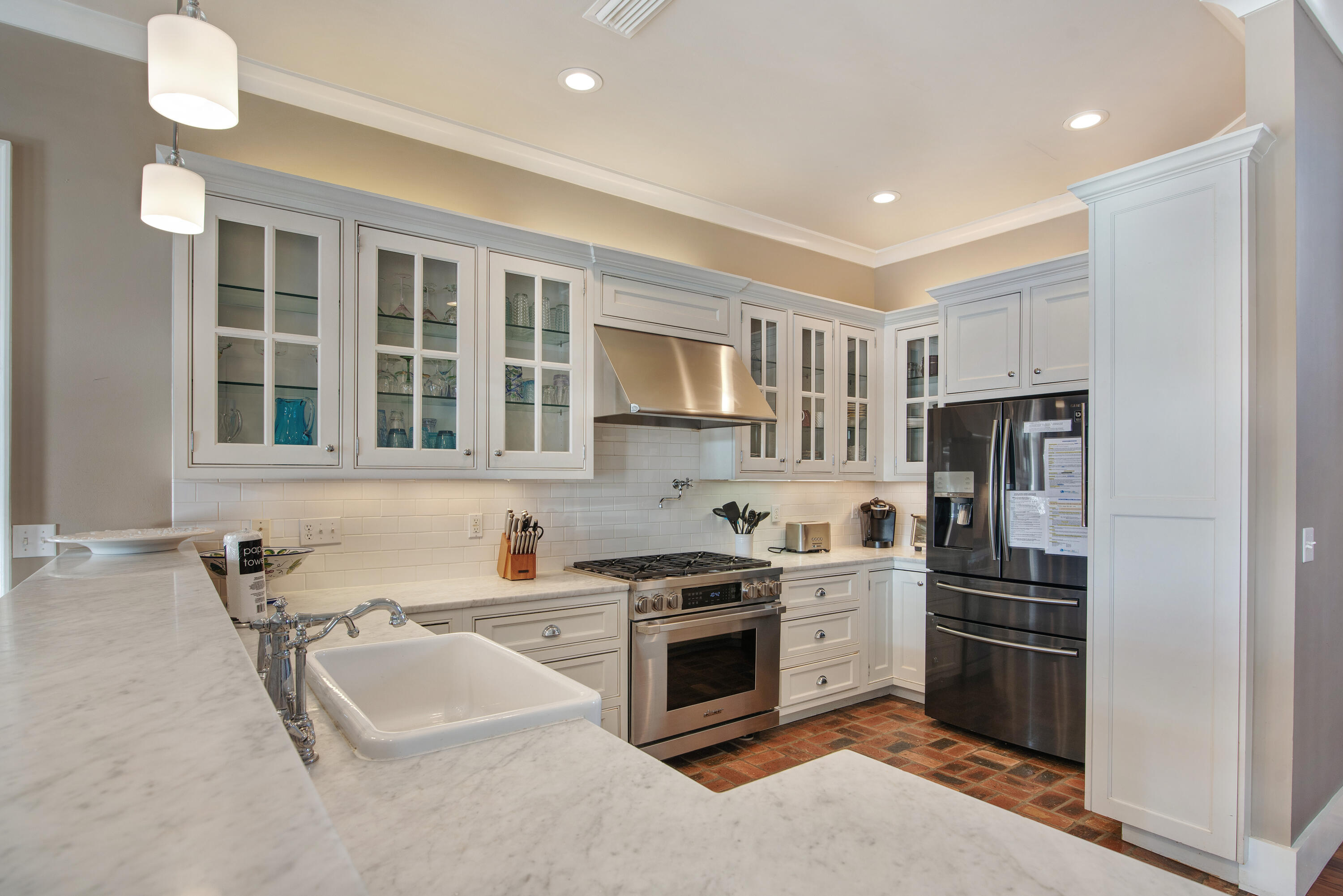 CRYSTAL SHORES - Residential