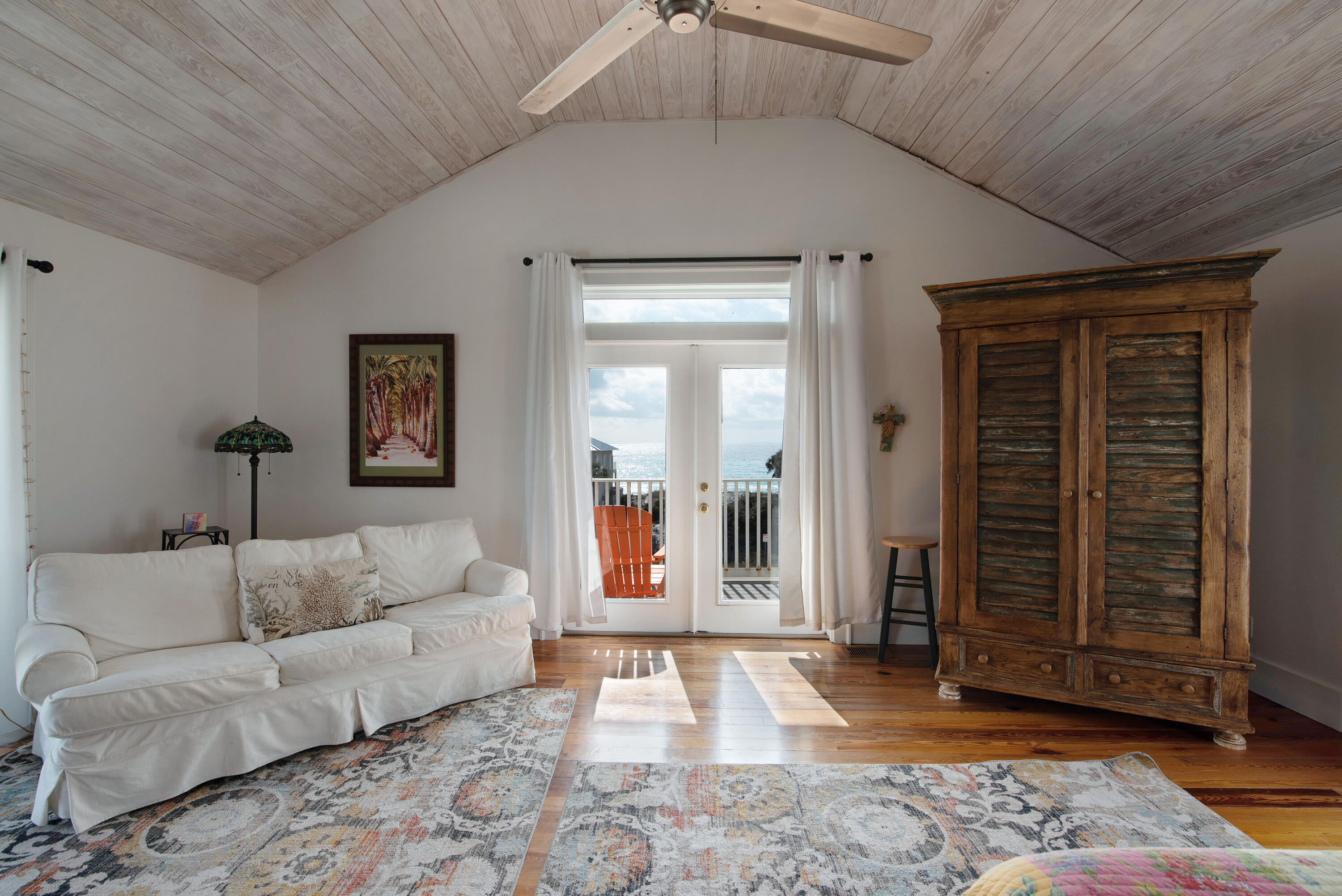 CRYSTAL SHORES - Residential