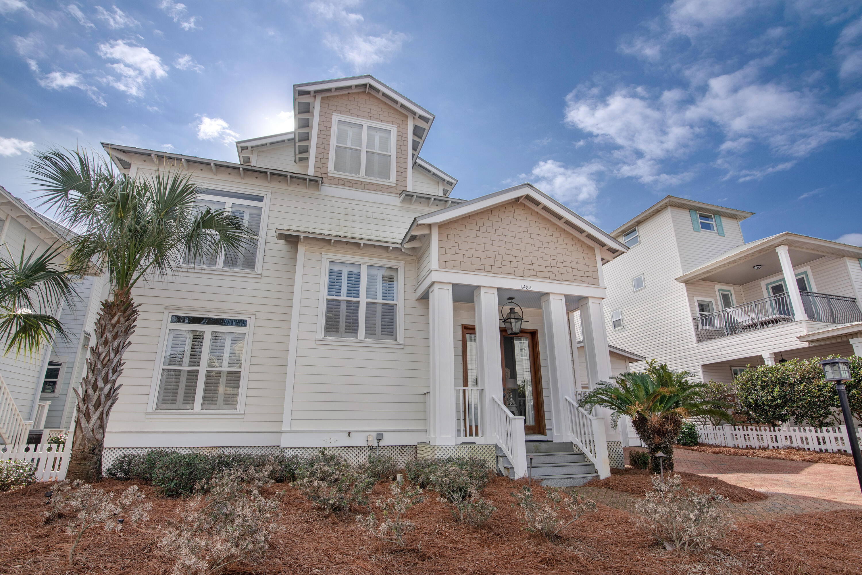 CRYSTAL SHORES - Residential