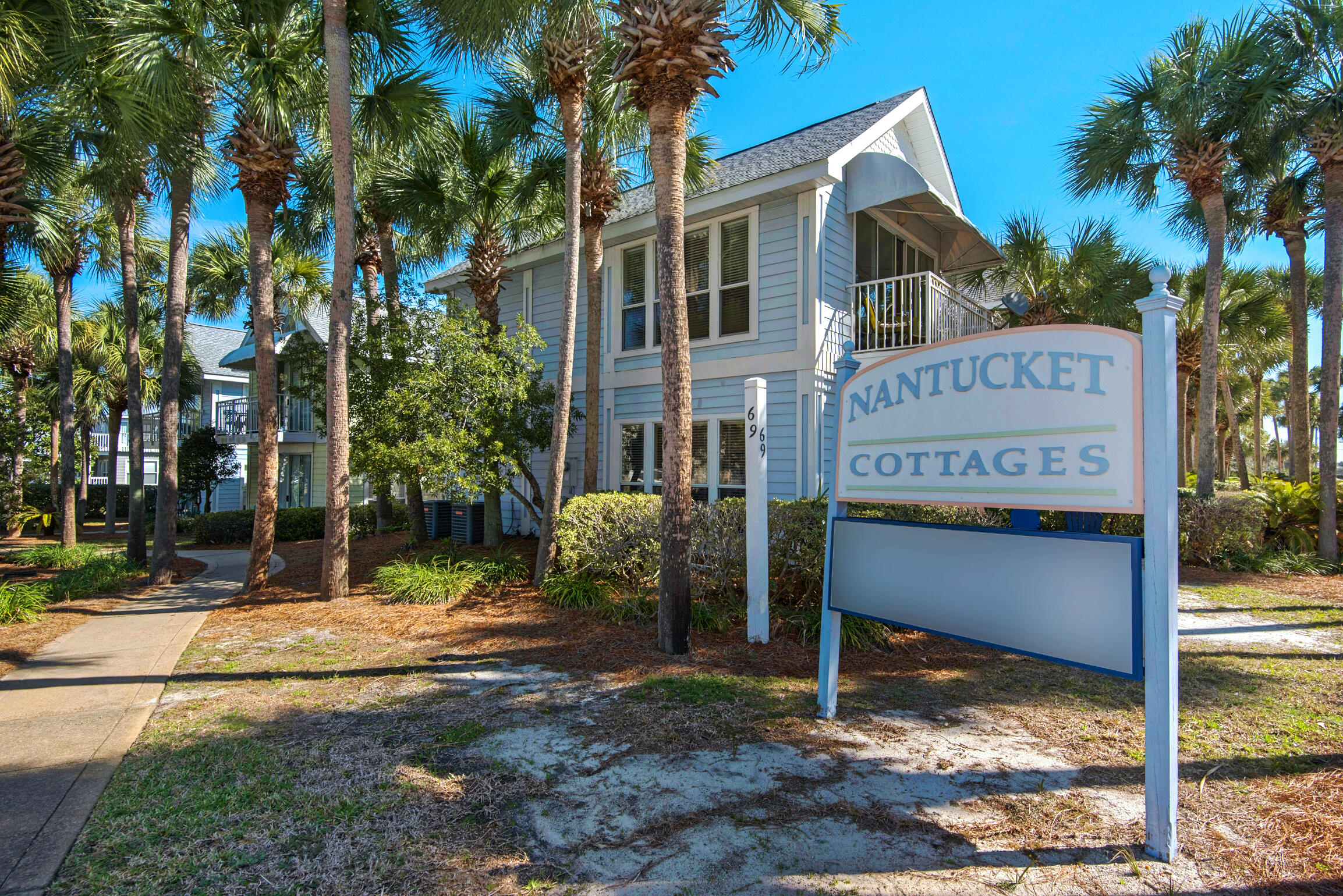 NANTUCKET COTTAGES - Residential