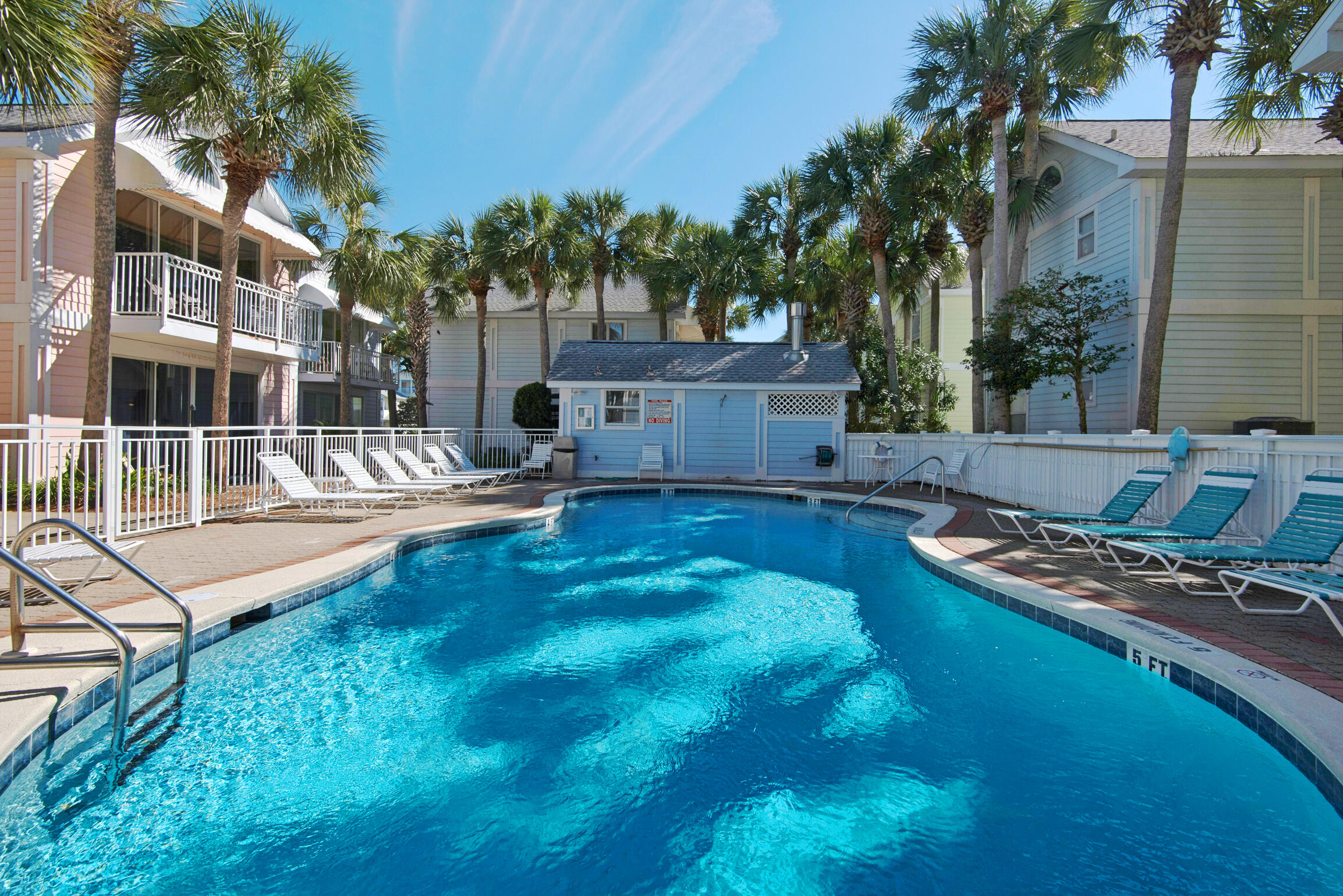 NANTUCKET COTTAGES - Residential
