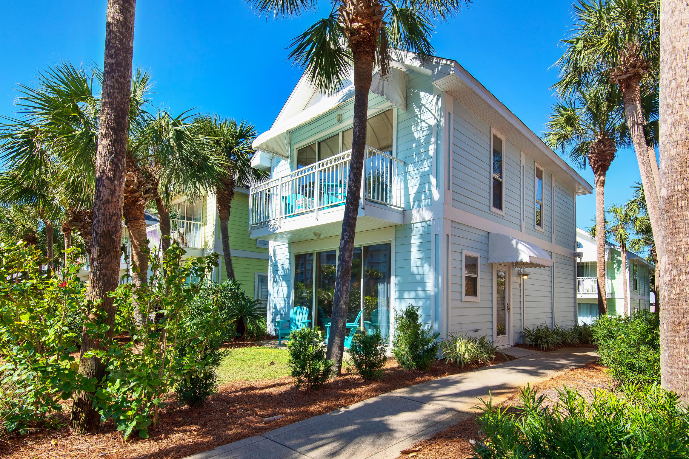 NANTUCKET COTTAGES - Residential