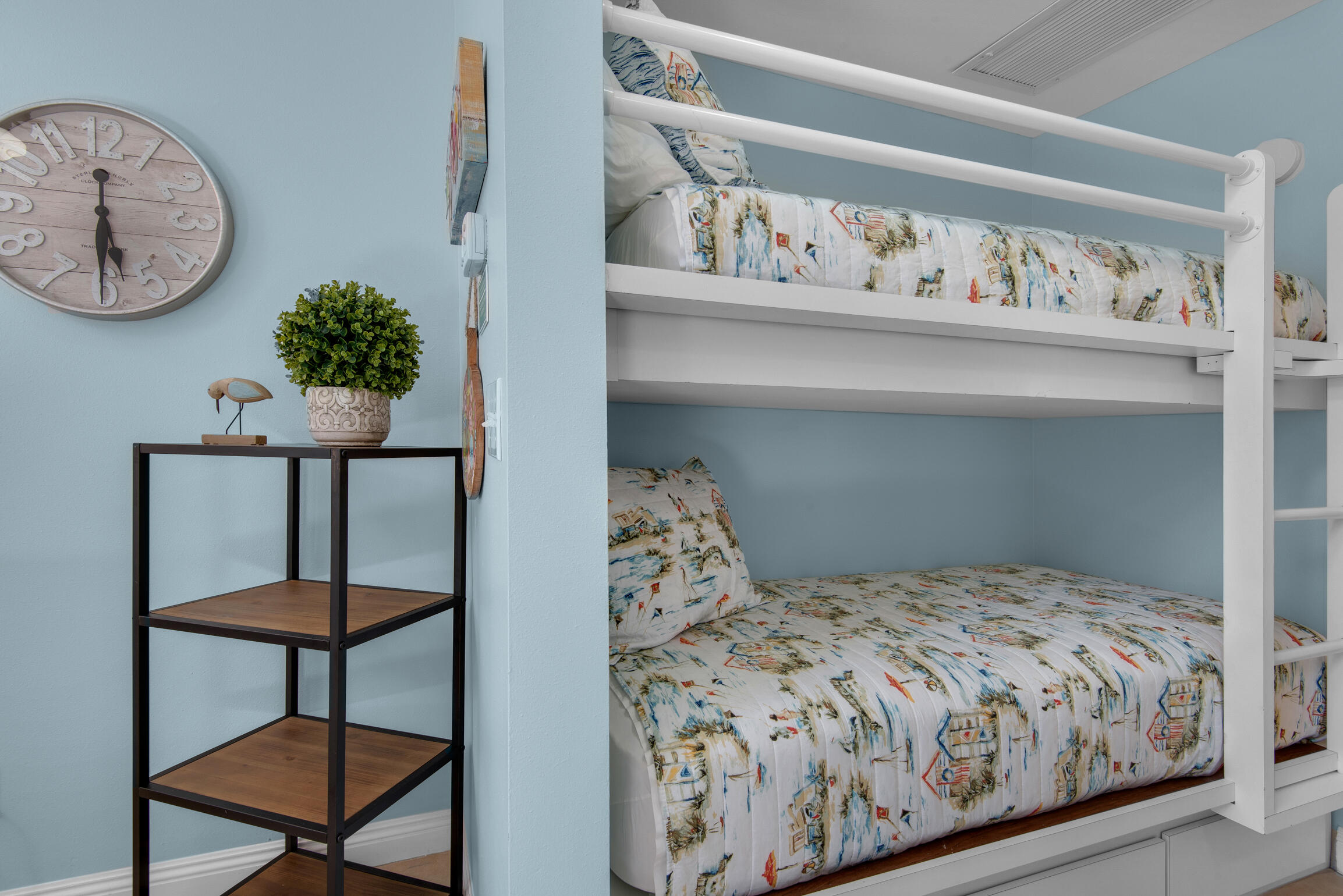 NANTUCKET COTTAGES - Residential