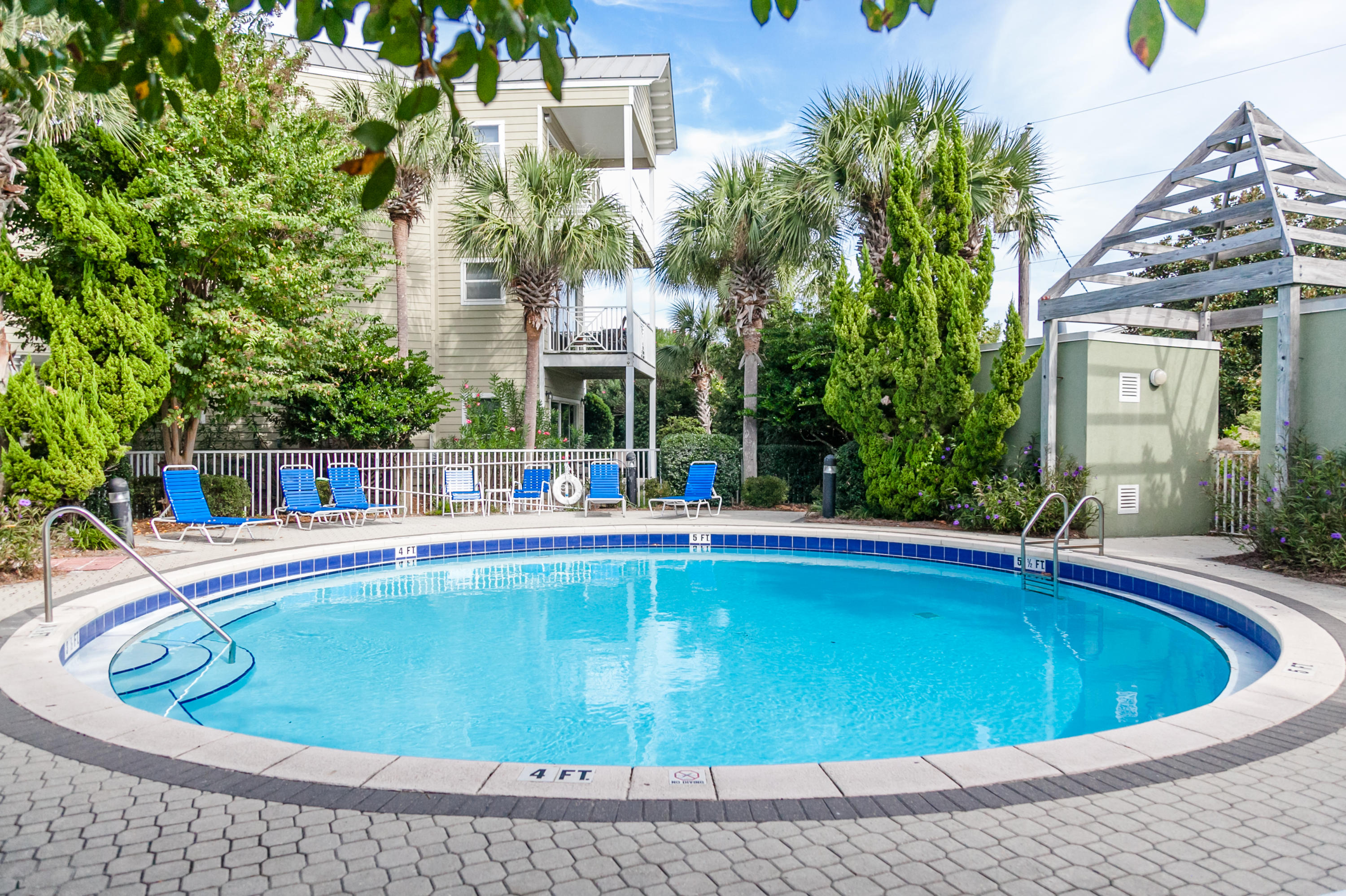 BEACH POINTE - Residential