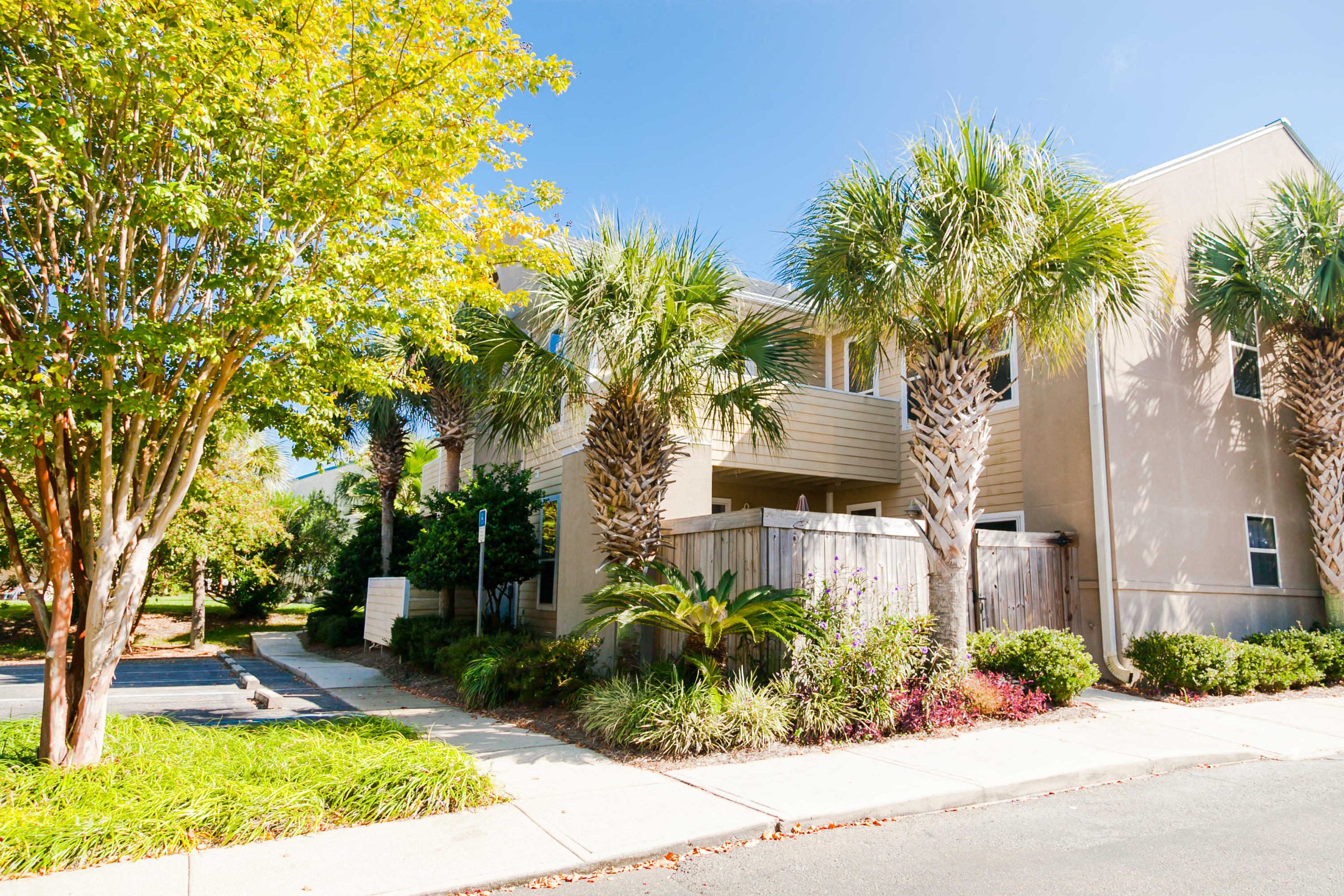 BEACH POINTE - Residential