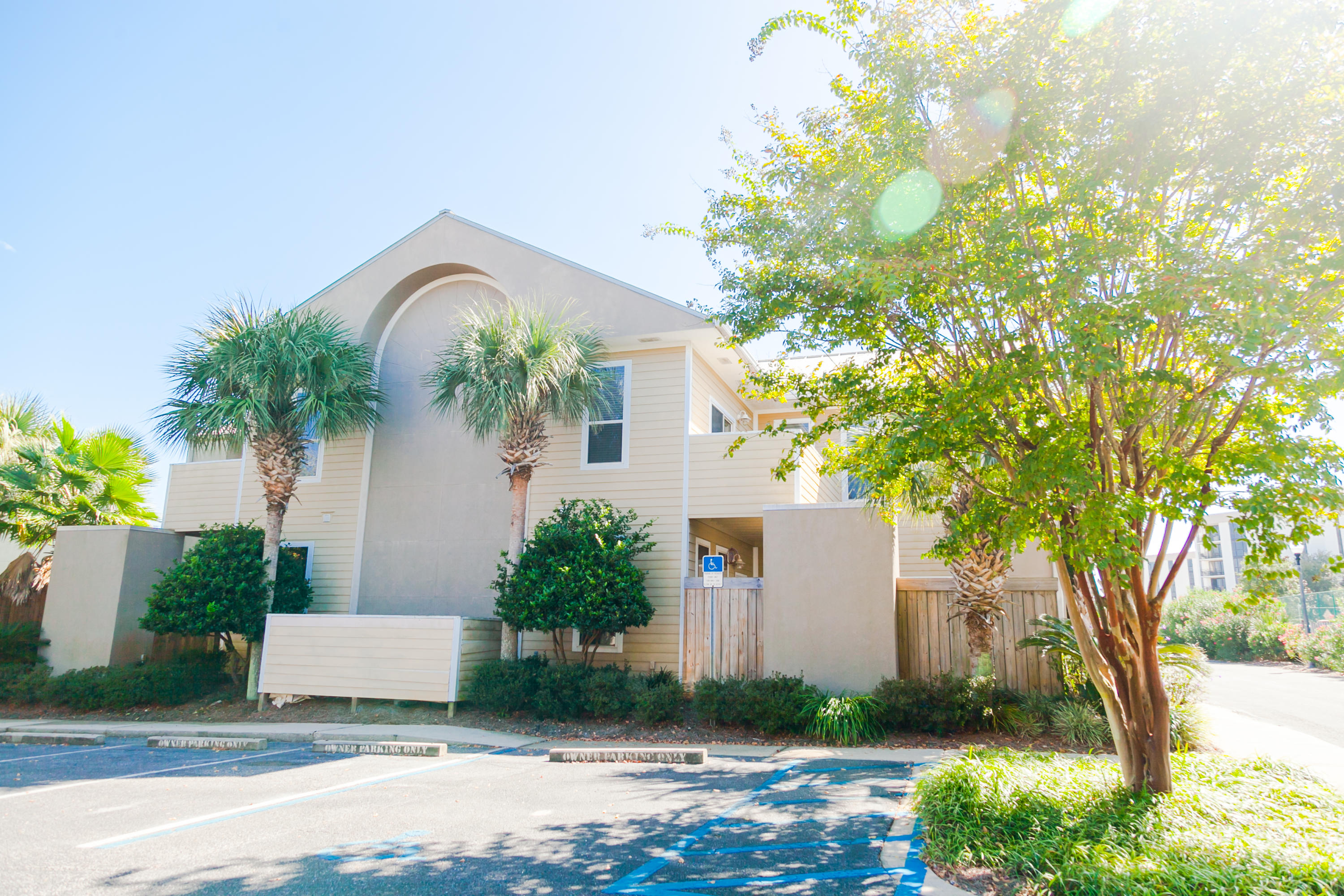 BEACH POINTE - Residential