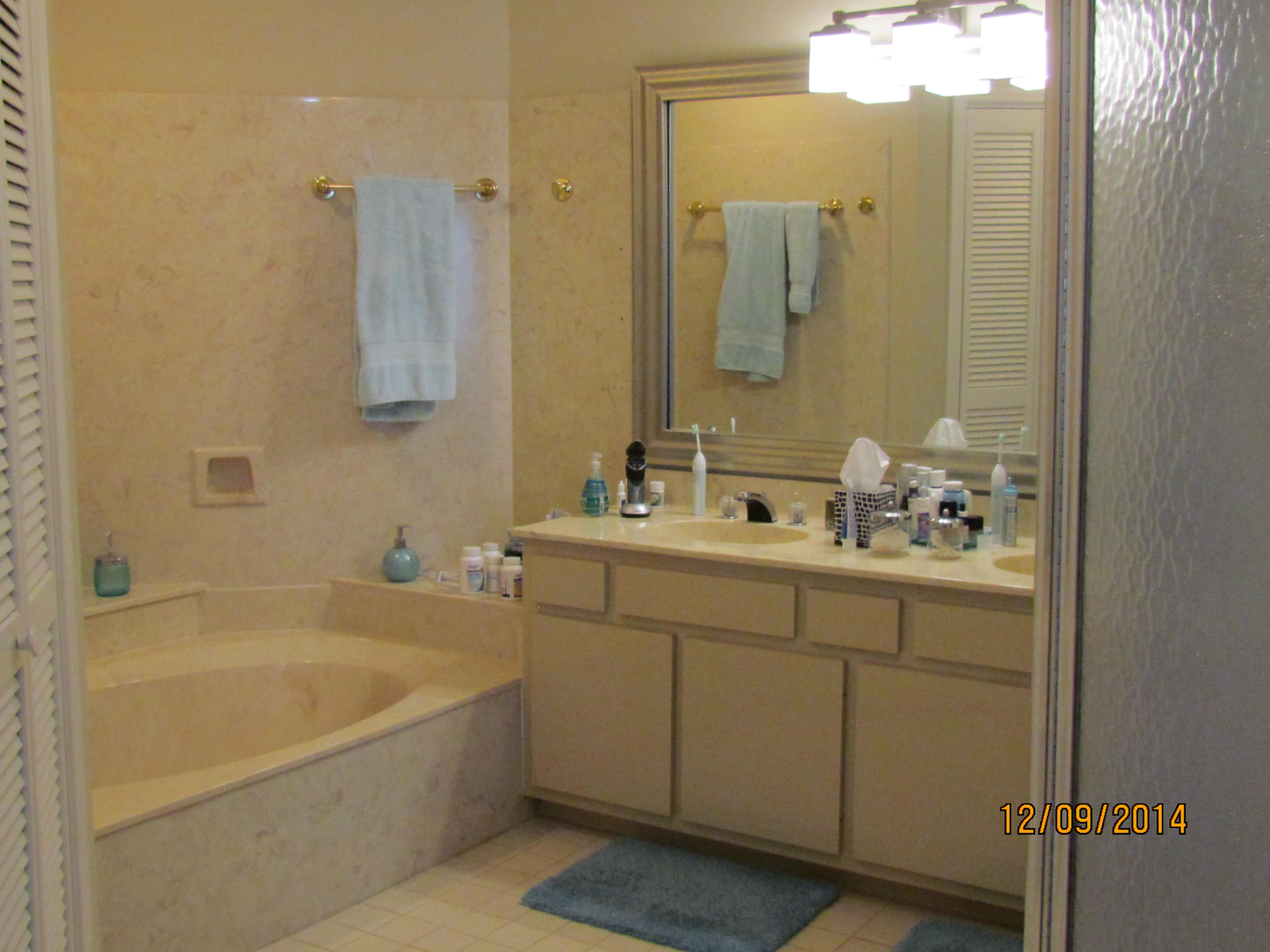 BAY VILLAS CONDOS - Residential Lease