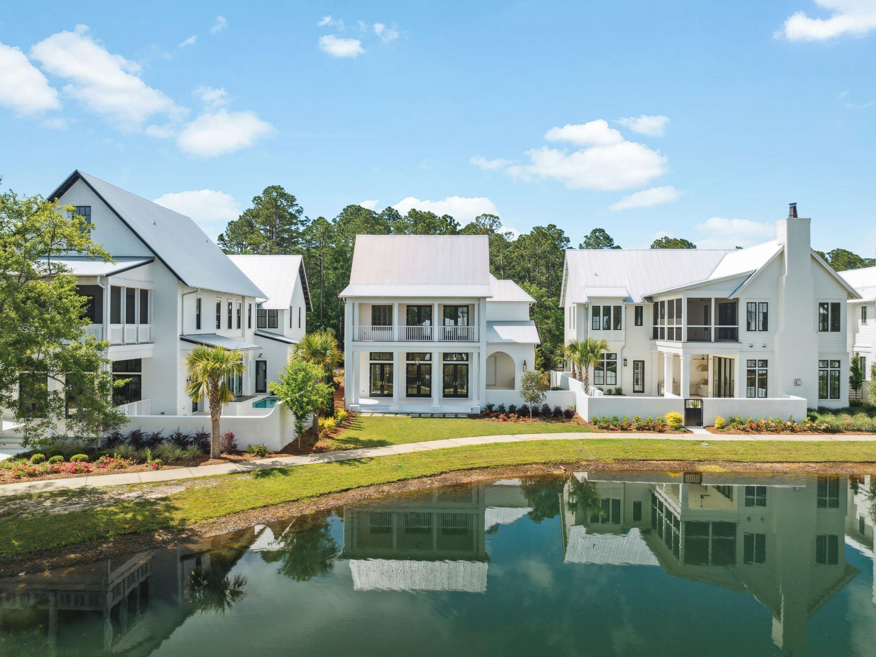 CHURCHILL OAKS - Residential