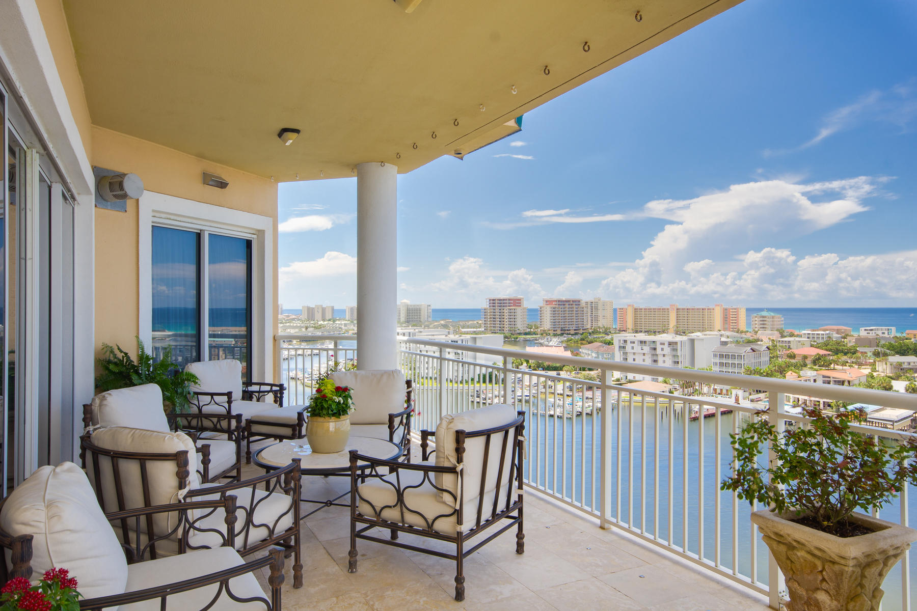 GRAND HARBOR - Residential