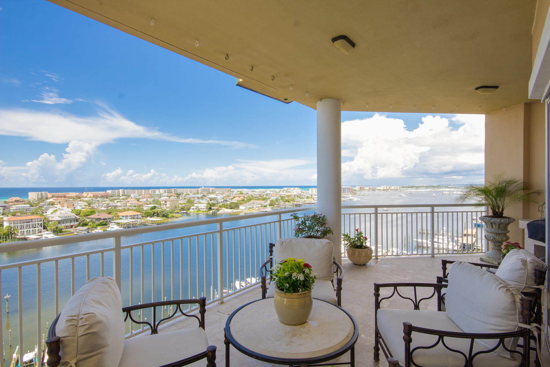GRAND HARBOR - Residential