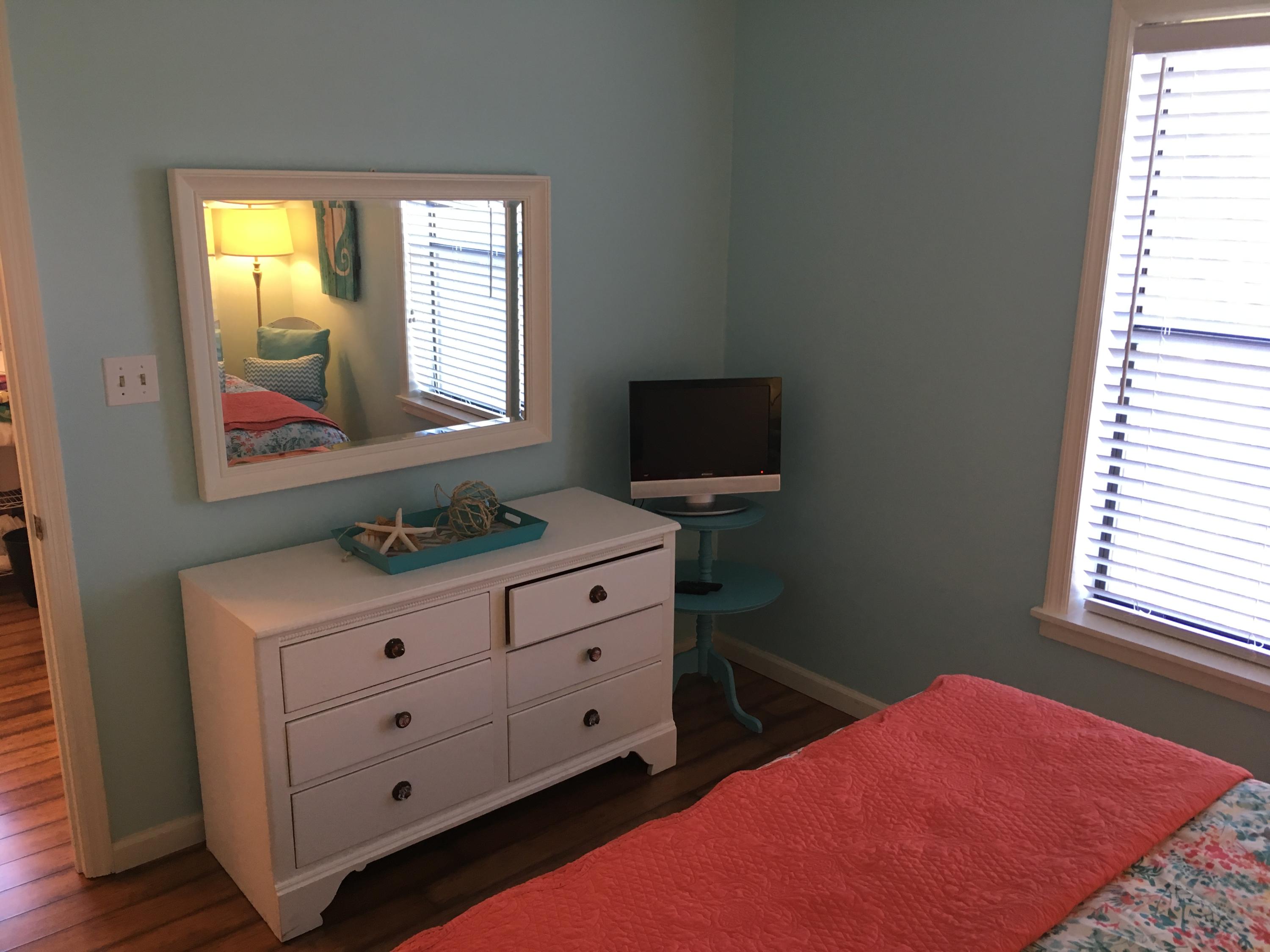 BEACHWOOD VILLAS CONDO PH 2 - Residential