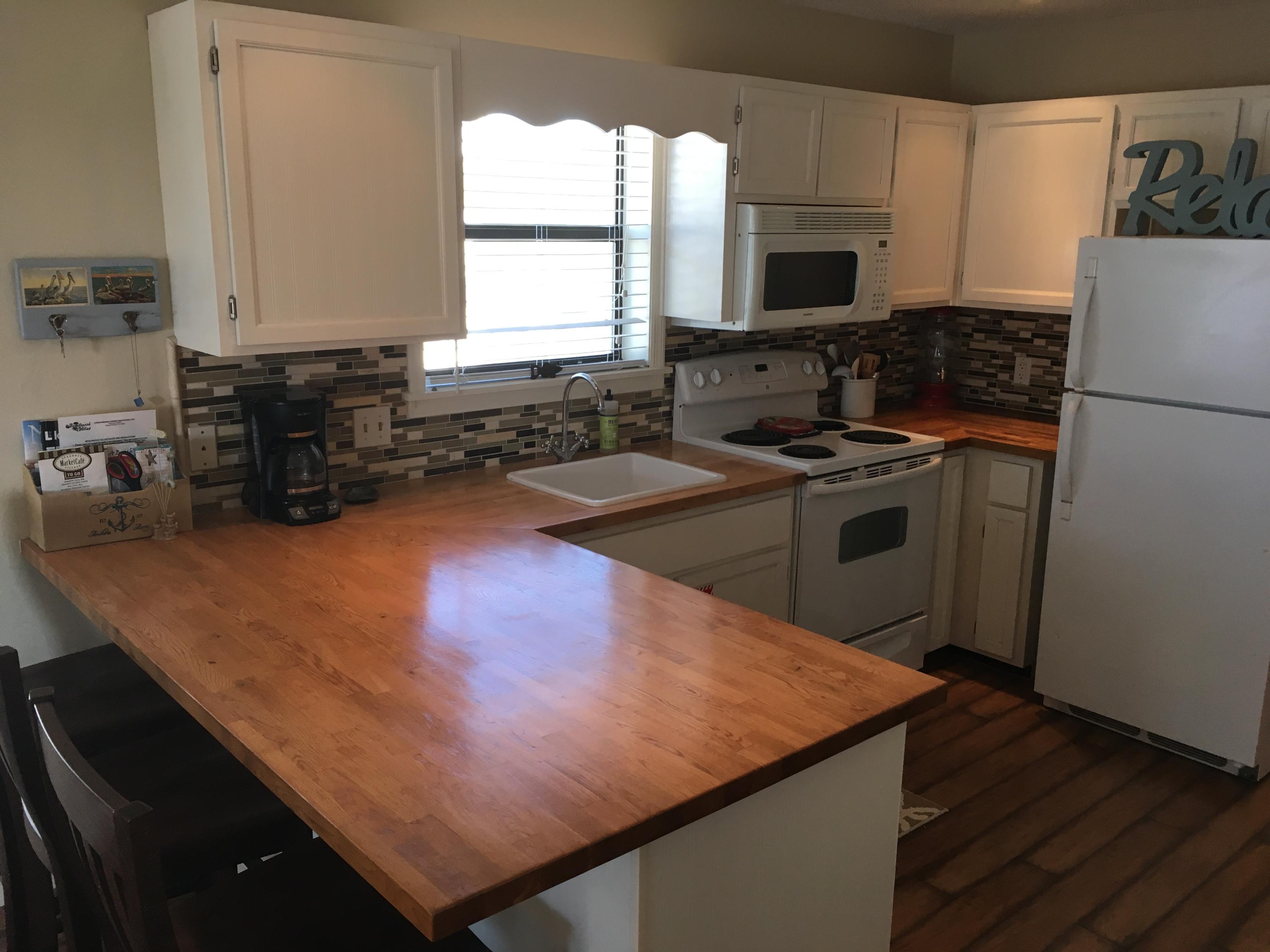 BEACHWOOD VILLAS CONDO PH 2 - Residential