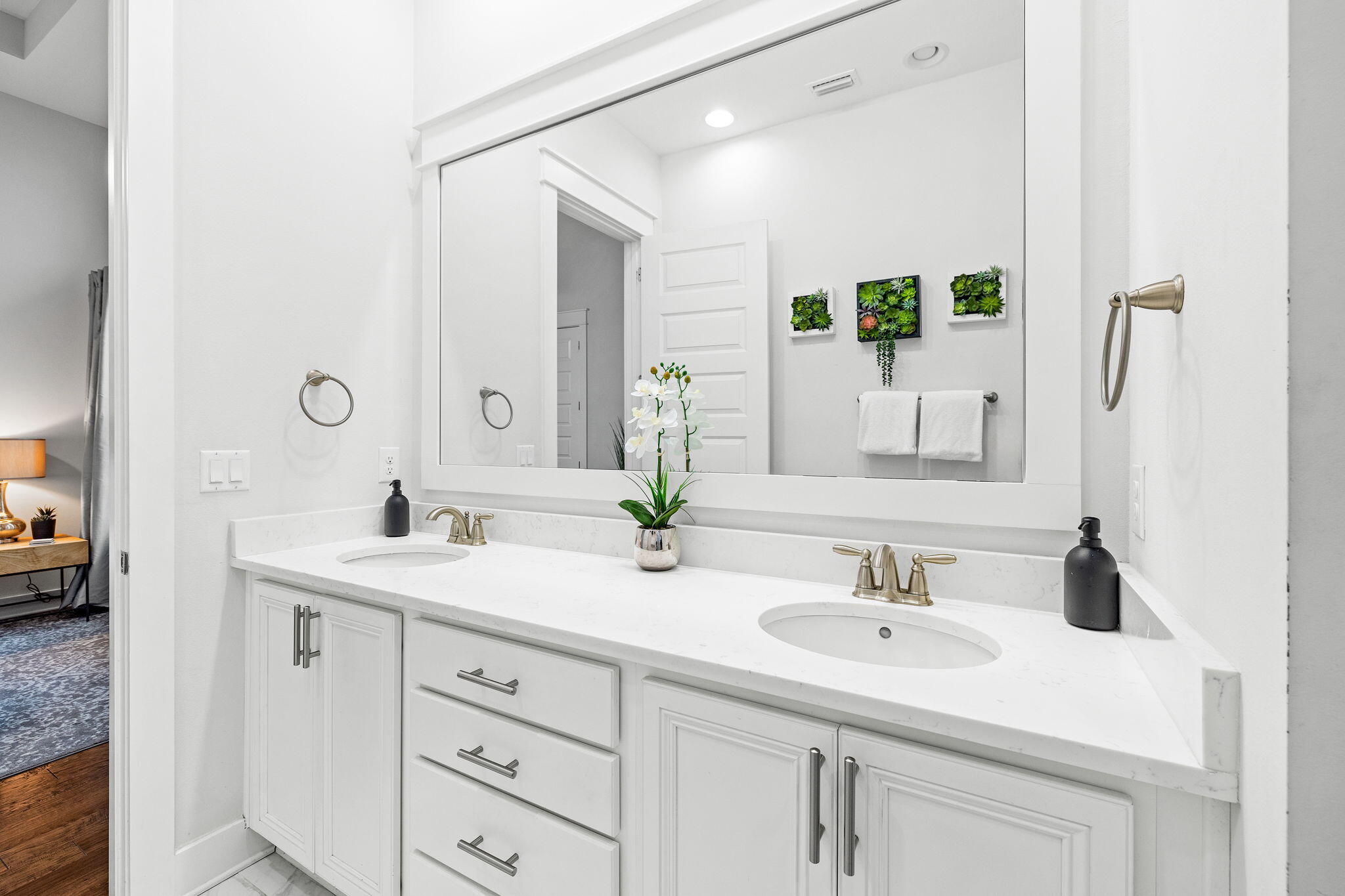 PROMINENCE - Residential