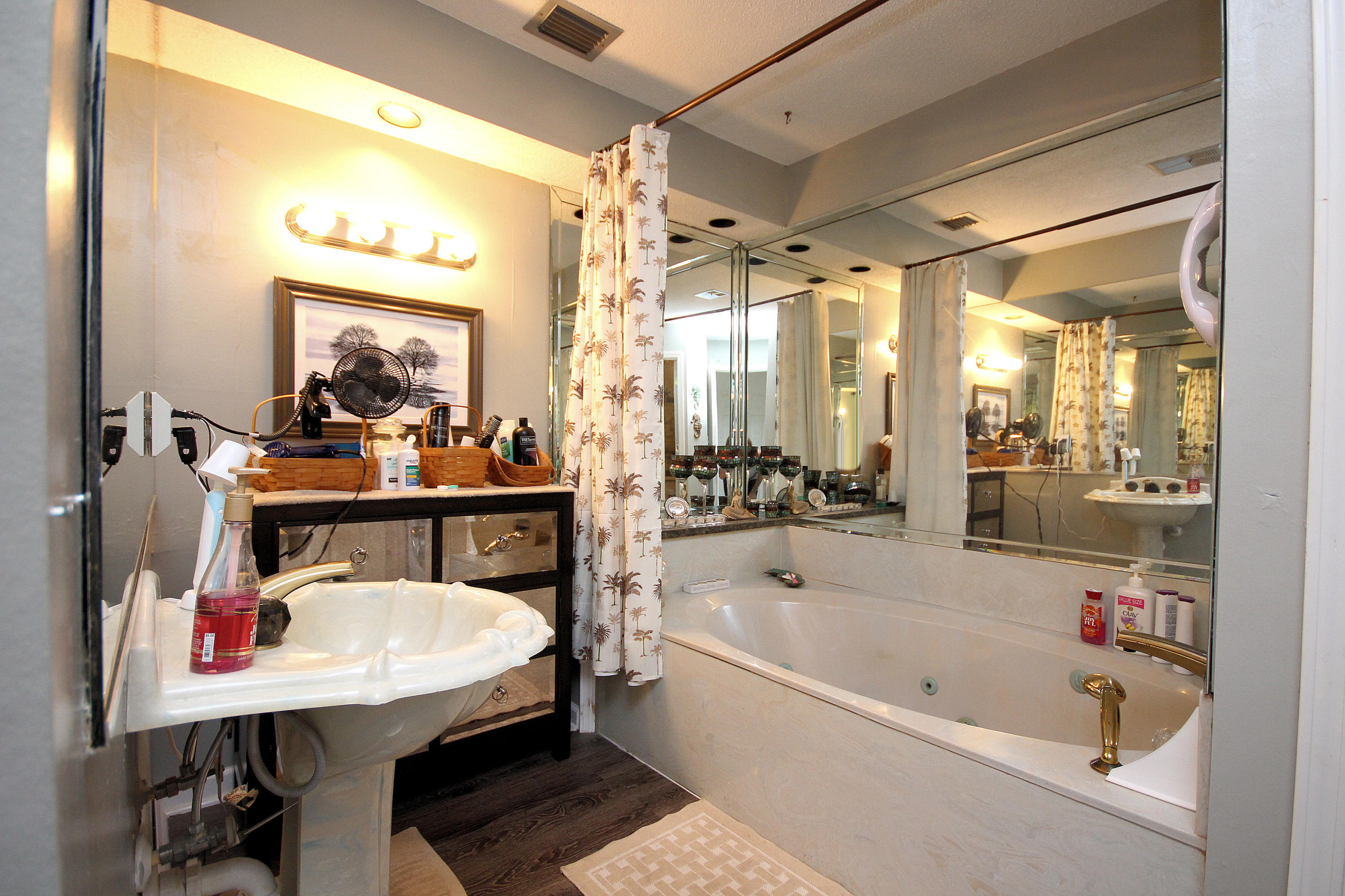 SAFE HARBOUR VILLAGE - Residential